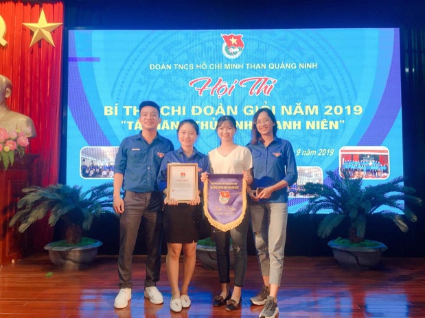 Đ/c Nguyễn Thùy Trang đạt danh hiệu bí thư chi đoàn giỏii