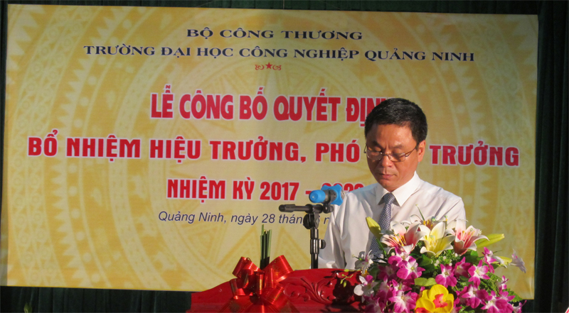 TS. Hoàng Hùng Thắng - Tân Hiệu trưởng phát biểu tại buổi lễ