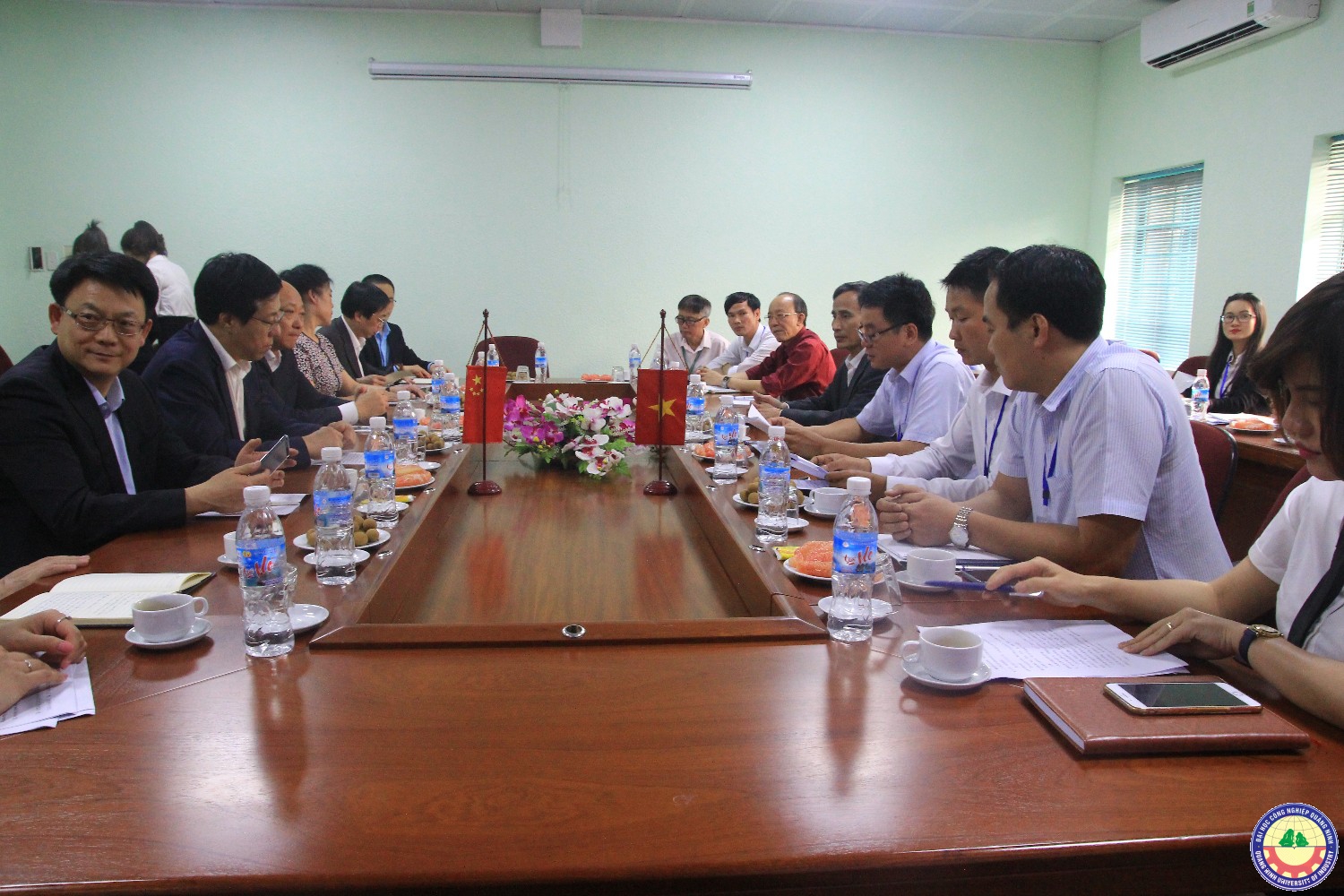 Đoàn đại biểu Đại học Công nghệ Liêu Ninh Trung Quốc sang thăm và làm việc với trường ta