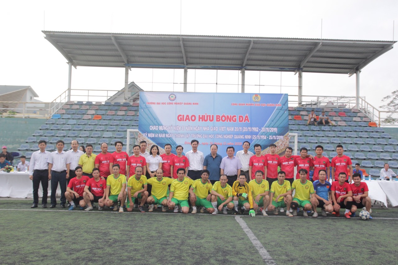 Giao lưu bóng đá chào mừng ngày Nhà giáo Việt Nam 20/11 và 61 năm thành lập trường