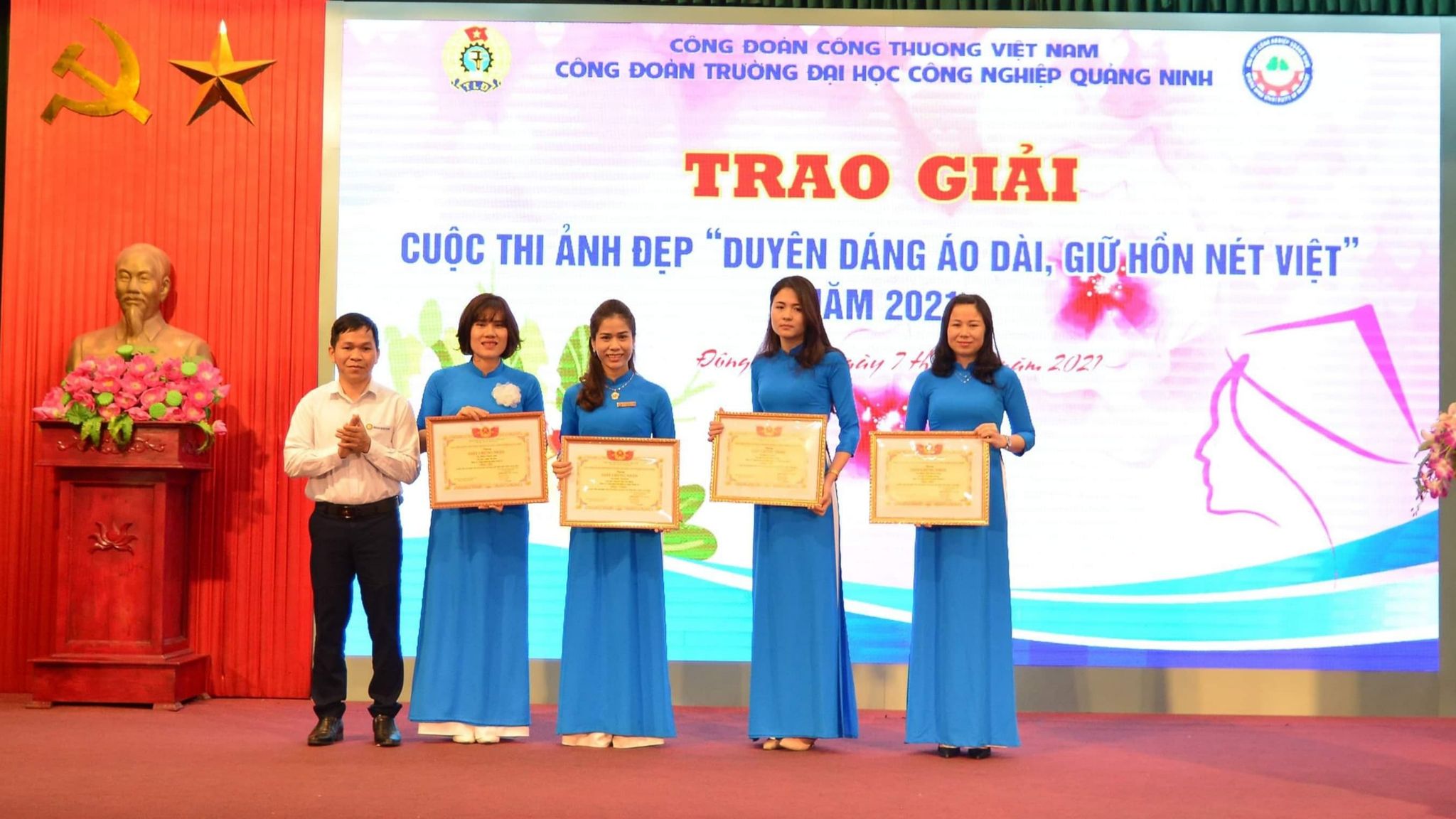 Trao giải cuộc thi ảnh “Duyên dáng áo dài, giữ hồn nét Việt”