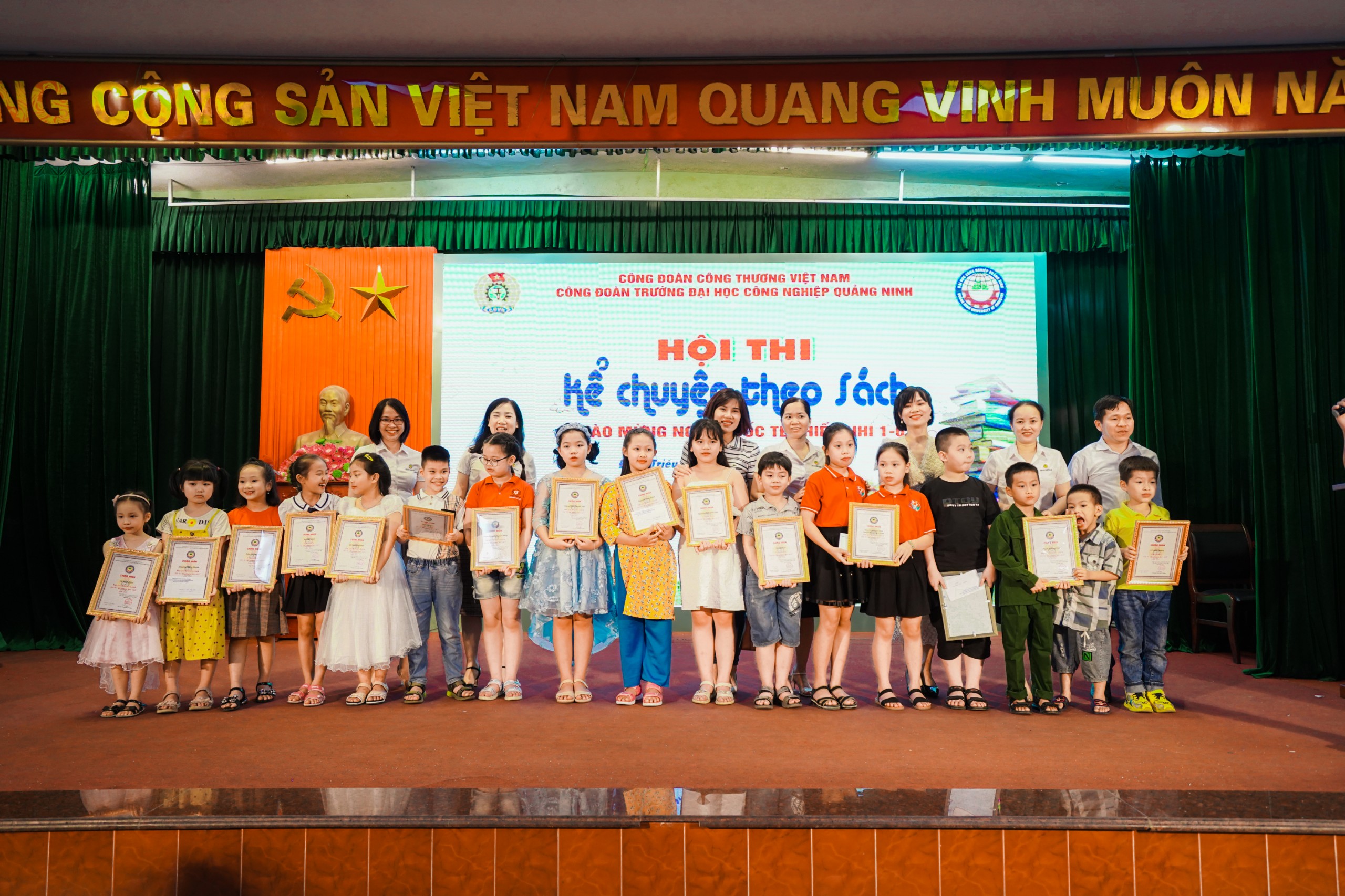 Công đoàn Trường Đại học Công nghiệp Quảng Ninh tổ chức thành công Hội thi “Kể chuyện theo sách”
