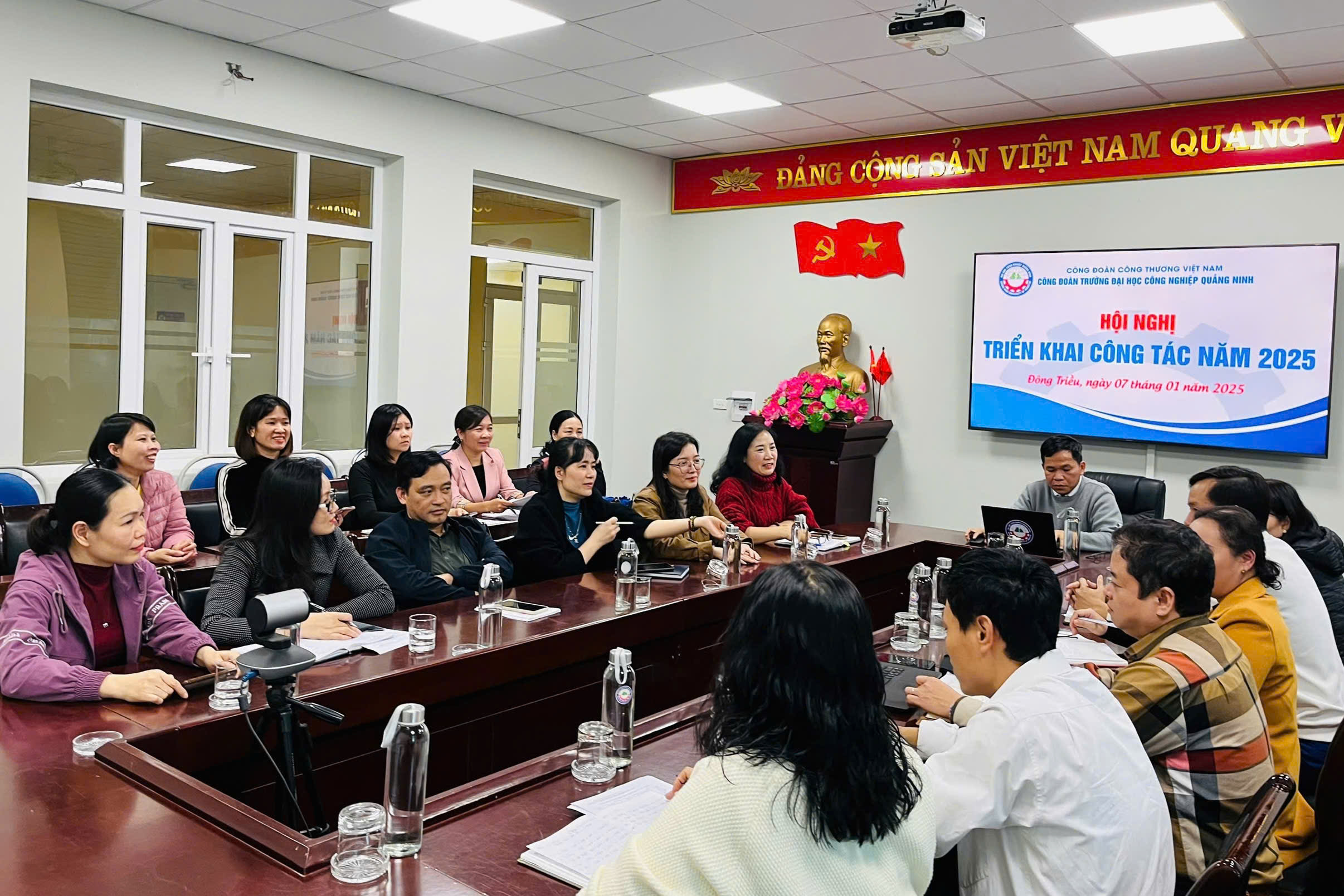Công đoàn Trường Đại học Công nghiệp Quảng Ninh triển khai nhiệm vụ năm 2025
