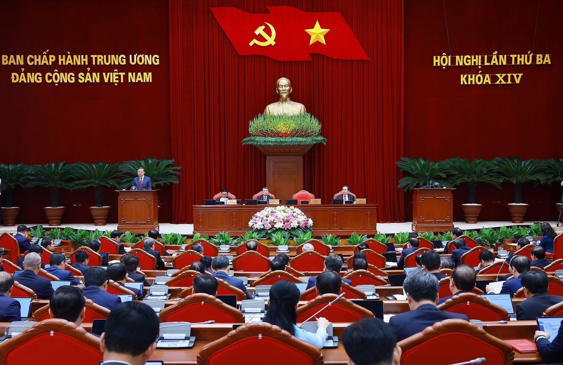 Phiên khai mạc hội nghị lần thứ ba Ban chấp hành Trung ương Đảng khoá 14. Ảnh: TTXVN