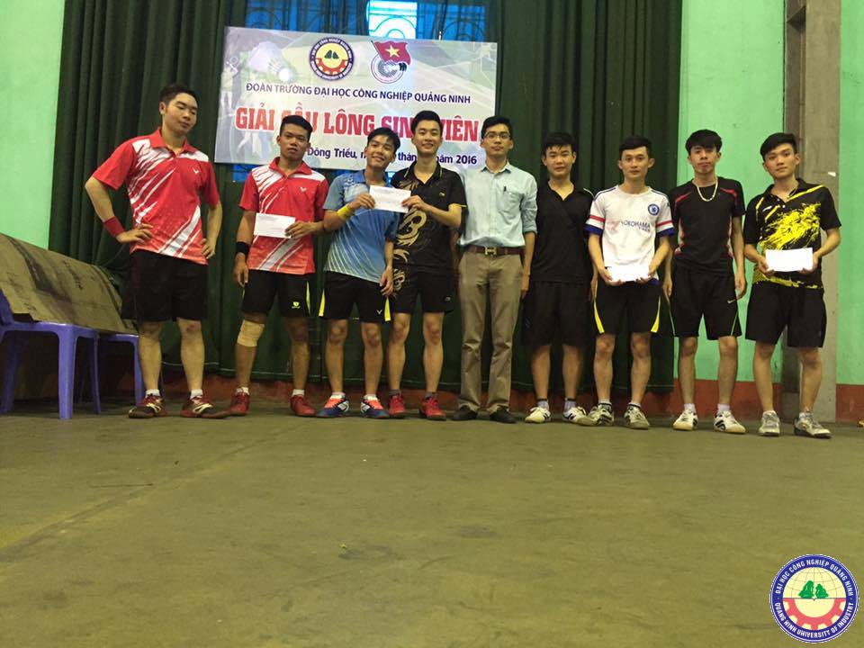 Sôi nổi Giải cầu lông HS-SV năm 2016 trường ĐH Công nghiệp Quảng Ninh