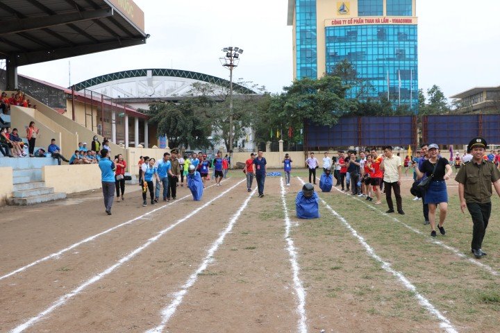 ĐVTN trường Đại học Công nghiệp Quảng Ninh tham gia giải thể thao dân tộc và trò chơi dân gian năm 2019