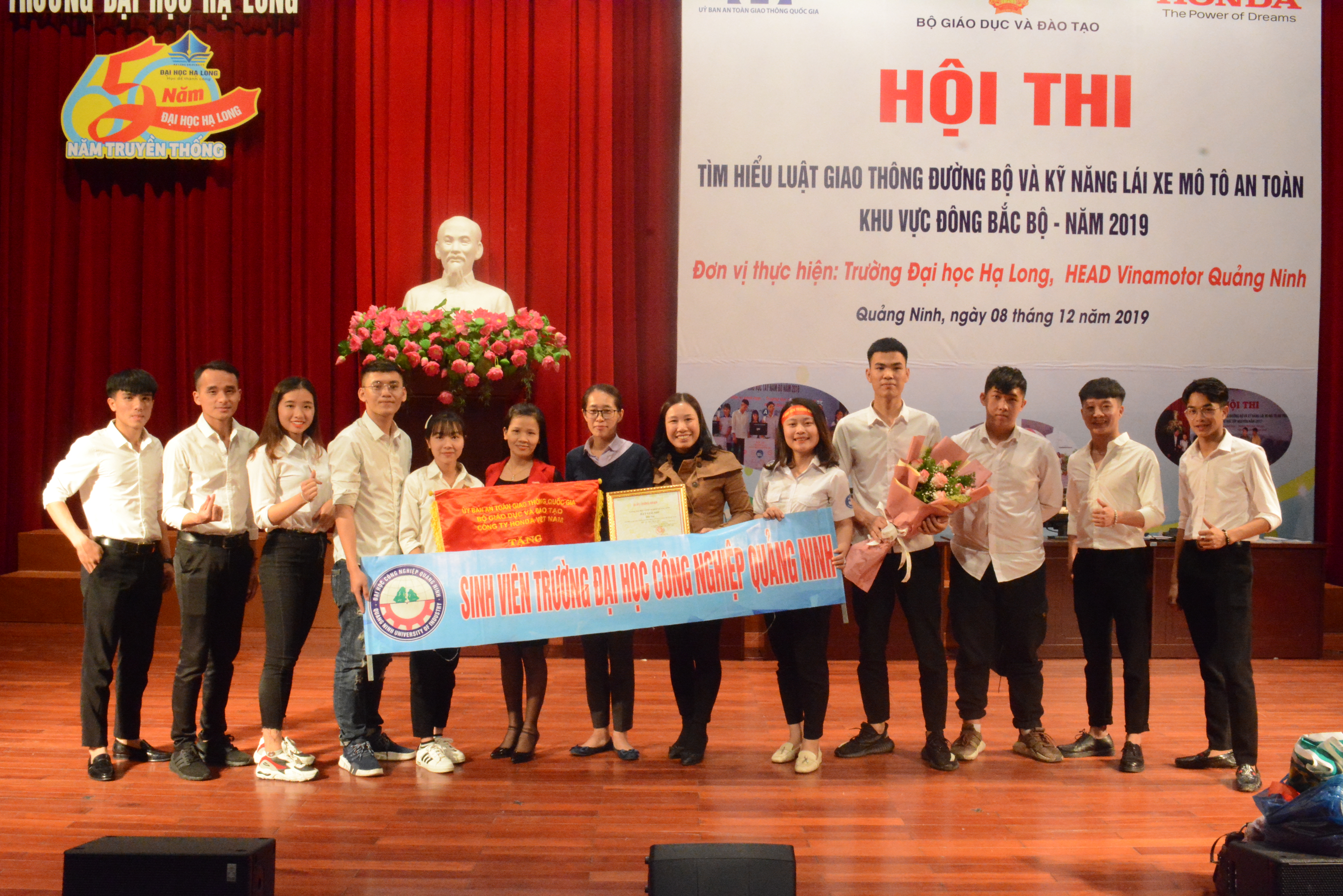 Trường Đại học Công nghiệp Quảng Ninh giành giải nhì Hội thi tìm hiểu Luật giao thông đường bộ và kỹ thuật lái xe mô tô an toàn khu vực Đông Bắc Bộ năm 2019.