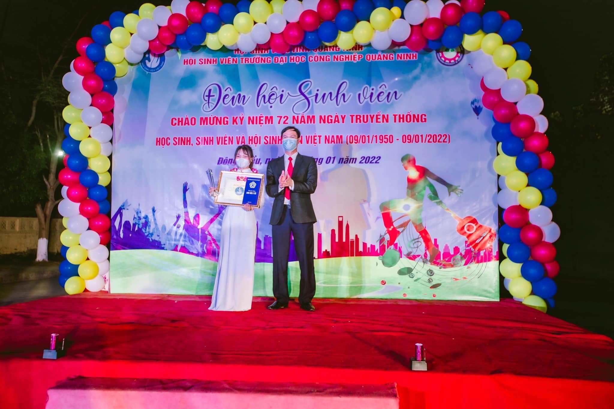 Nguyễn Thị Hồng Nhung - sinh viên trường ĐH Công nghiệp Quảng Ninh đạt danh hiệu “Sinh viên 5 tốt” cấp Trung ương năm 2021