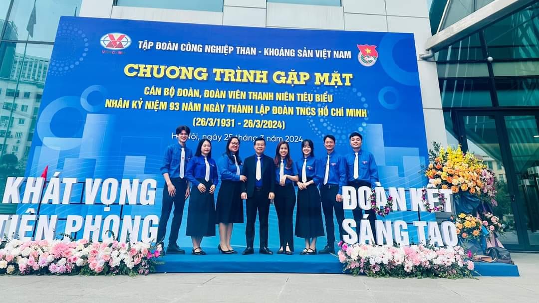 Đoàn Thanh niên Trường Đại học Công nghiệp Quảng Niuh tham dự chương trình gặp mặt cán bộ, đoàn viên thanh niên tiêu biểu nhân kỷ niệm 93 năm ngày thành lập Đoàn TNCS Hồ Chí Minh