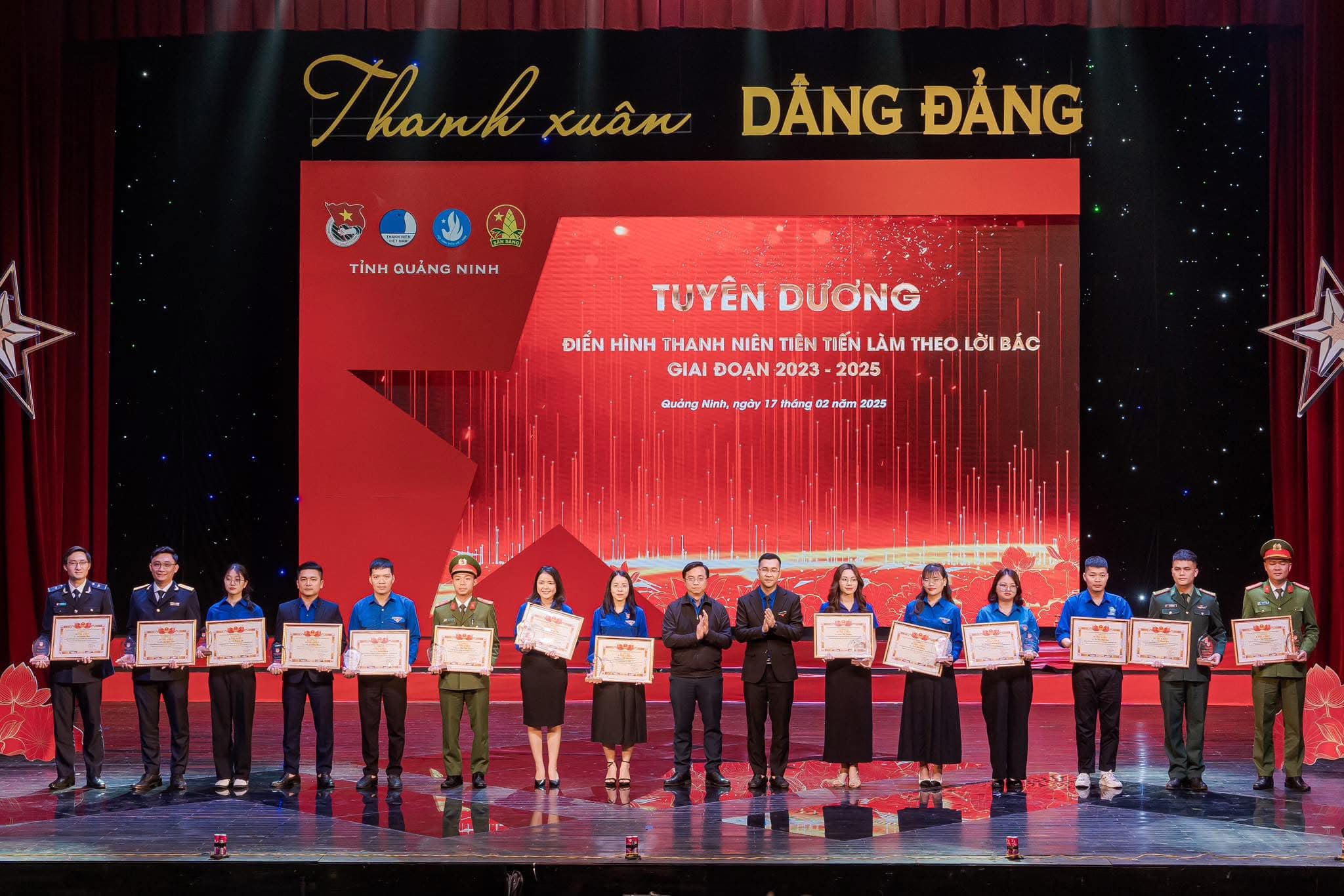 Sinh viên trường Đại học Công nghiệp Quảng Ninh được tuyên dương thanh niên tiêu biểu trong phong trào "Thanh xuân dâng Đảng" năm 2024