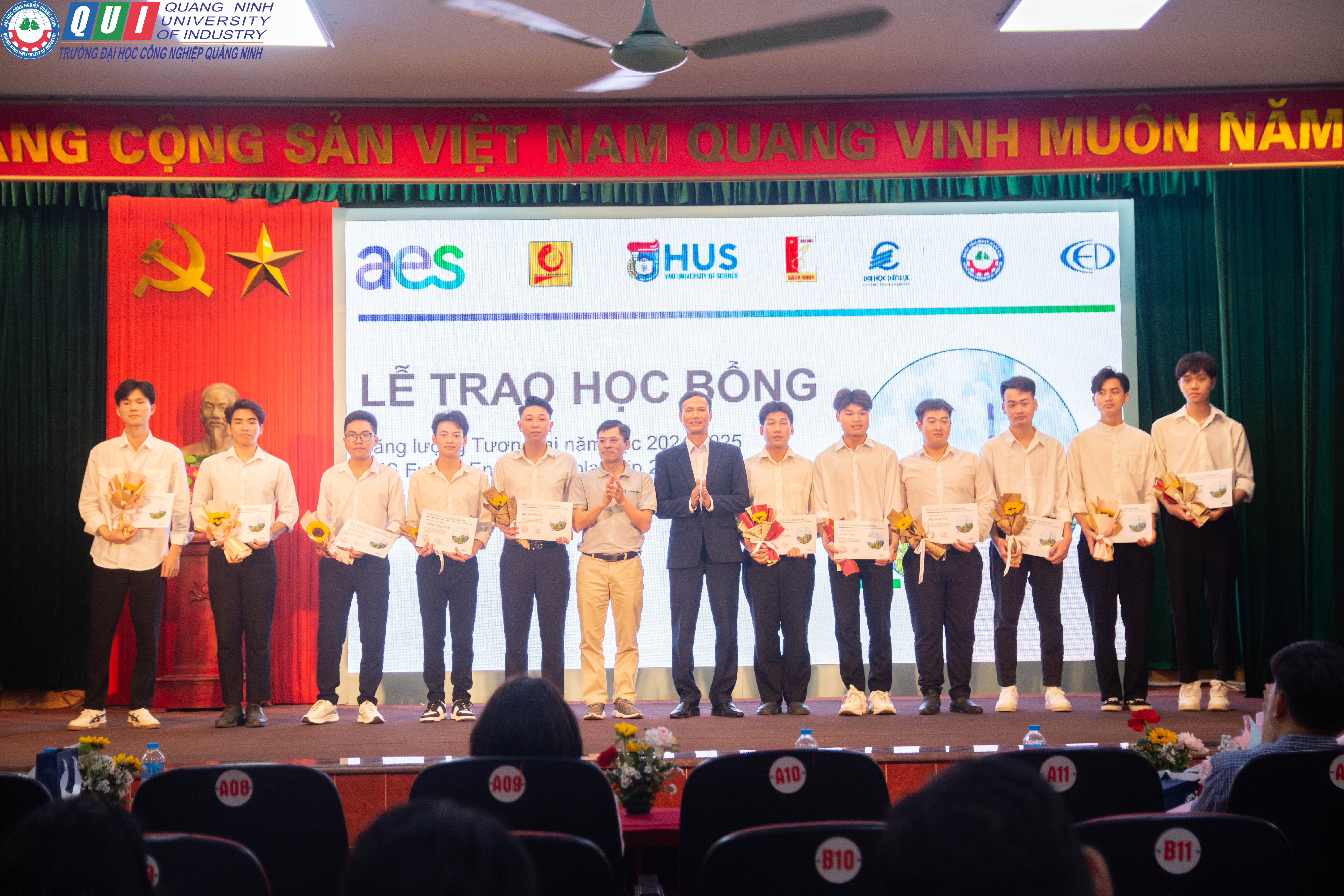 Trường Đại học Công nghiệp Quảng Ninh: Chủ động triển khai chính sách và huy động nguồn học bổng hỗ trợ sinh viên