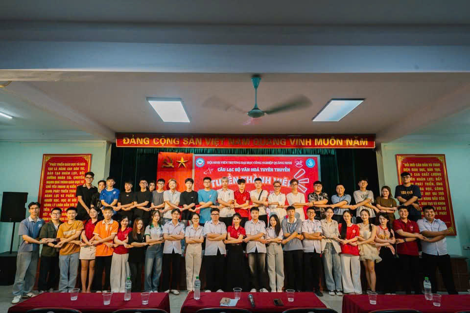 Nhộn nhịp hoạt động tuyển thành viên của các câu lạc bộ sinh viên
