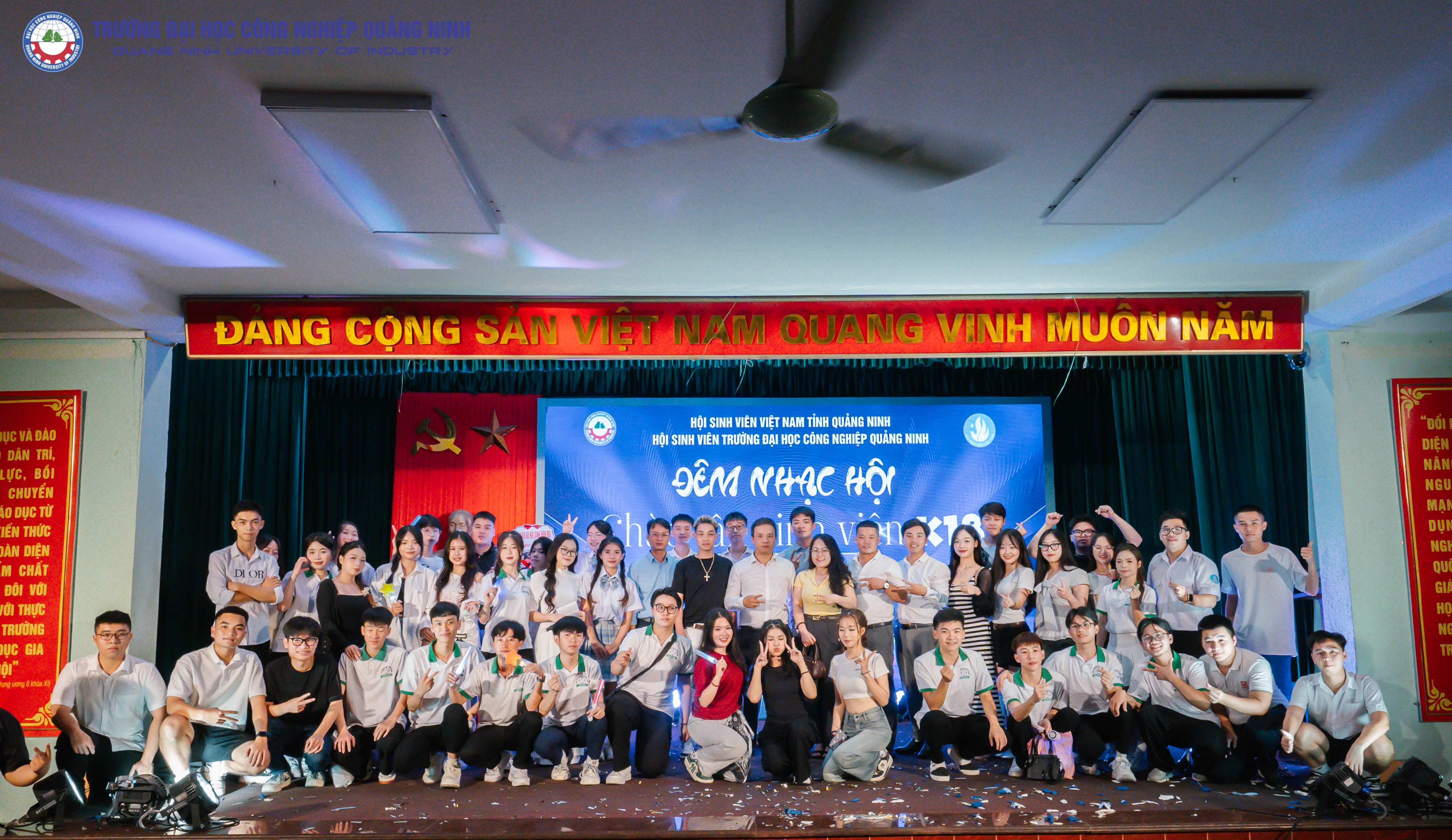 Đêm nhạc Hội Chào tân sinh viên K18 - Khởi đầu hành trình thanh xuân dưới mái trường Qui