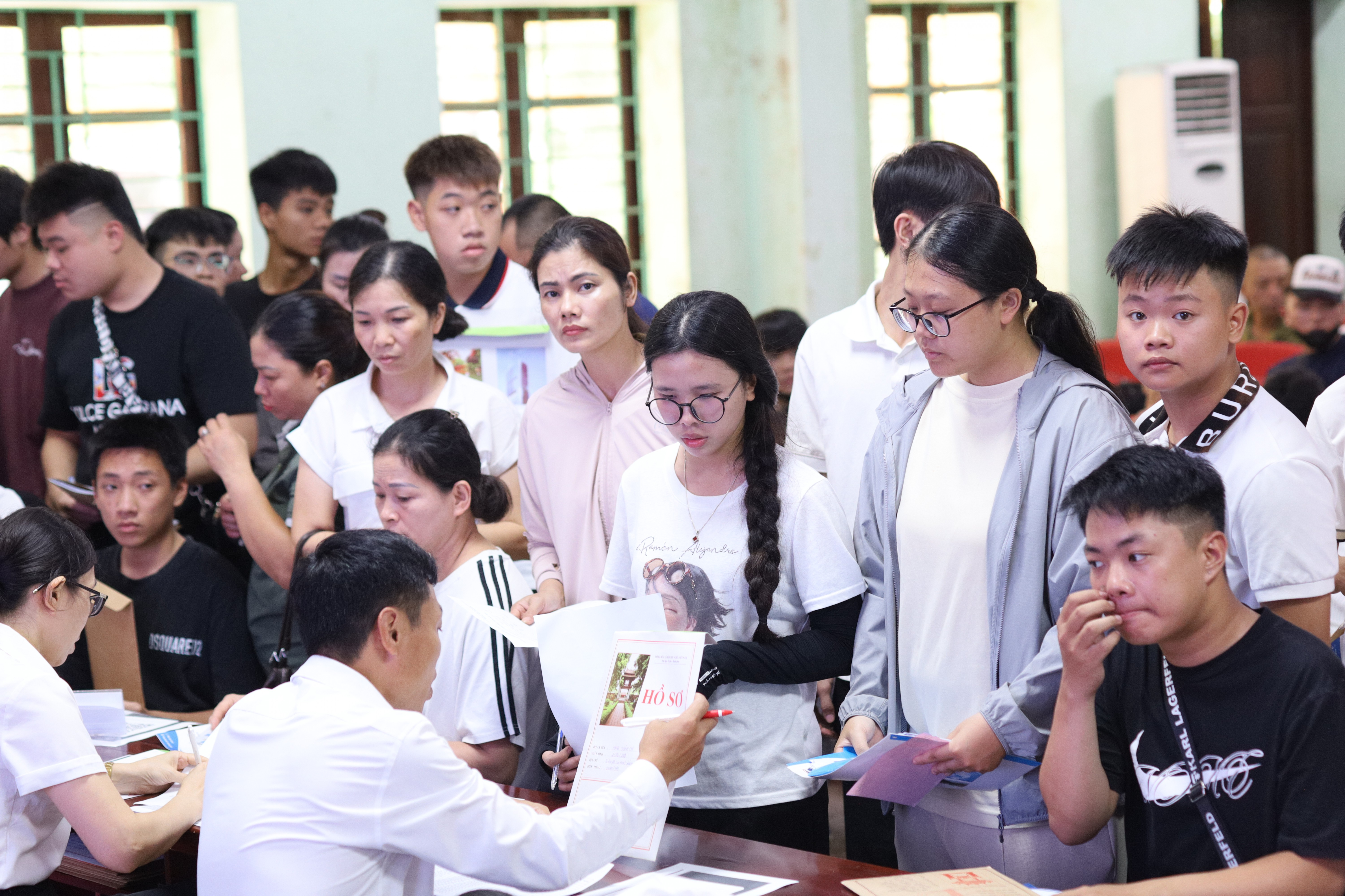 Cảnh báo cám dỗ học đường: 4 điều tân sinh viên QUI không được vi phạm