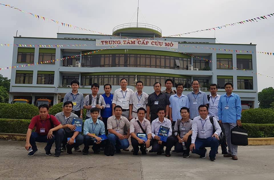 Đoàn cán bộ Bộ Năng lượng và Mỏ nước CHDCND Lào thăm Trung tâm Cấp cứu Mỏ