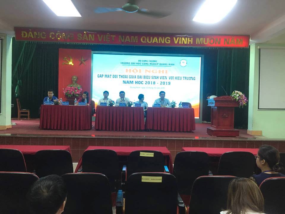 Đối thoại giữa sinh viên với lãnh đạo nhà trường năm học 2018-2019