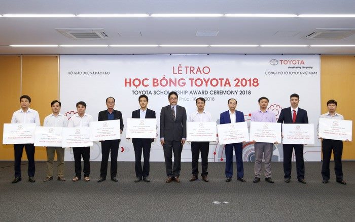 Sinh viên trường Đại học Công nghiệp Quảng Ninh nhận học bổng kỹ thuật Toyota năm 2018