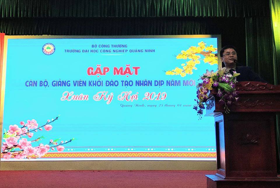 Trường Đại học Công nghiệp Quảng Ninh tổ chức gặp mặt cán bộ, giảng viên khối Đào tạo nhân dịp năm mới Xuân Kỷ Hợi