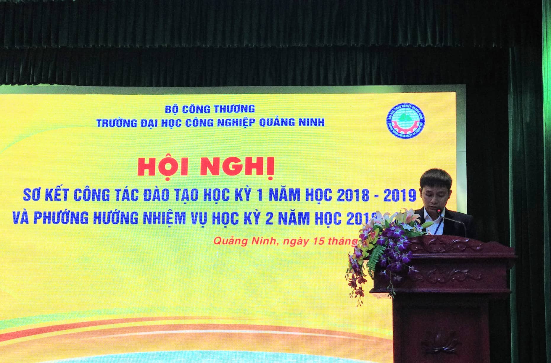 Trường Đại học Công nghiệp Quảng Ninh  tổ chức Hội nghị sơ kết công tác đào tạo học kỳ I, năm học 2016-2017