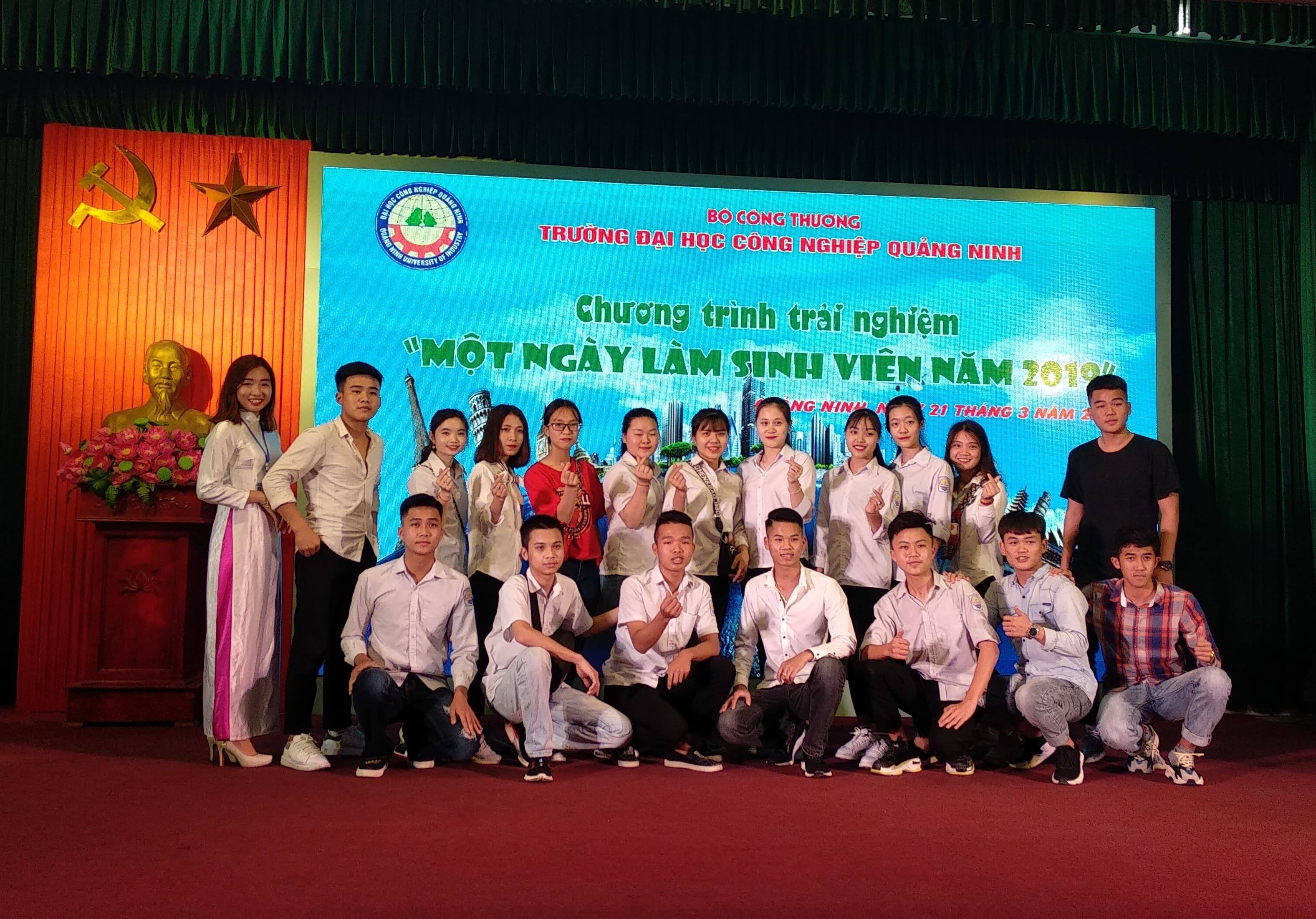 Trải nghiệm “Một ngày làm sinh viên” tại trường Đại học Công nghiệp Quảng Ninh