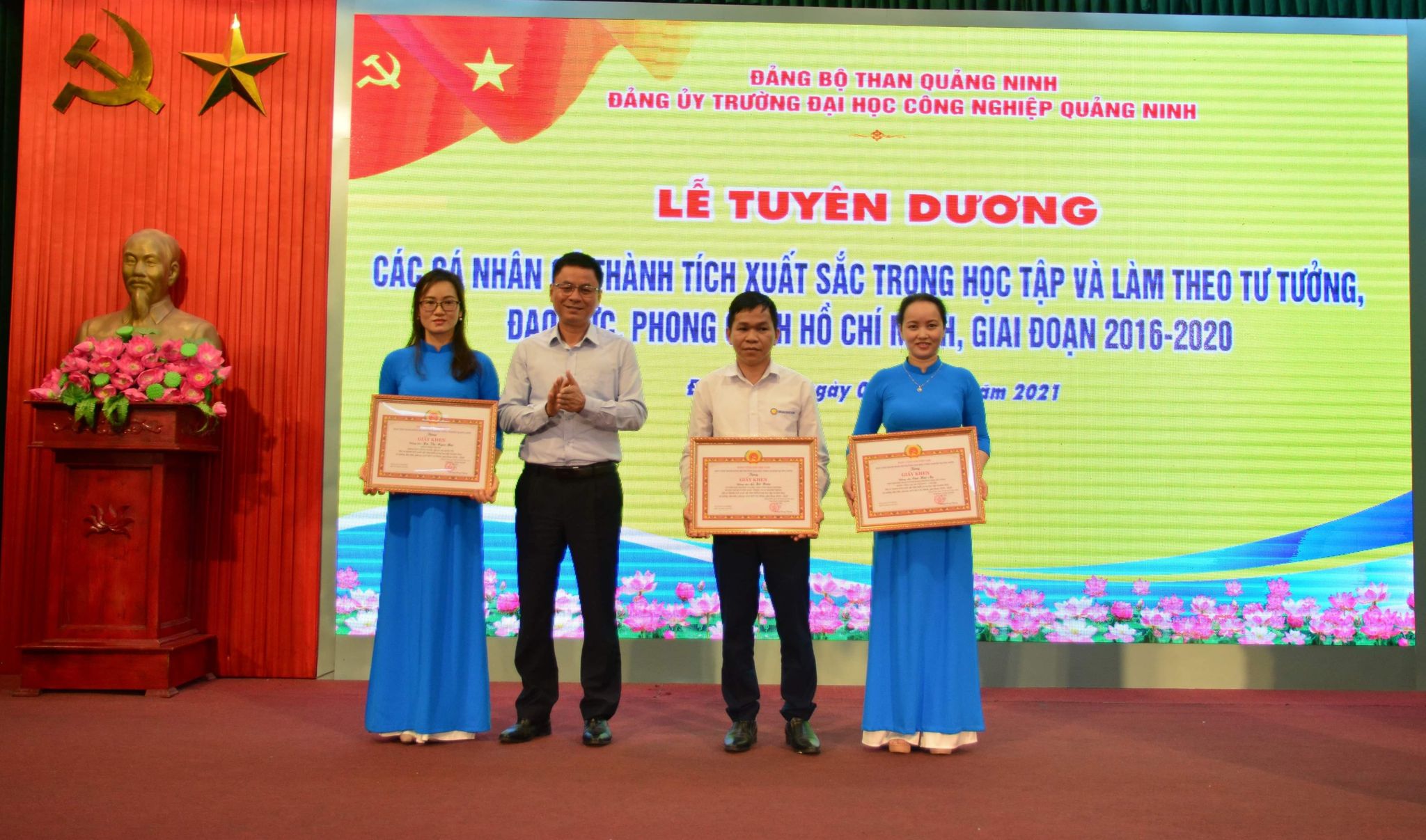 Sôi nổi các hoạt động chào mừng kỷ niệm 110 năm ngày Bác Hồ ra đi tìm đường cứu nước (5/9/1911 - 5/6/2021) tại trường Đại học Công nghiệp Quảng Ninh