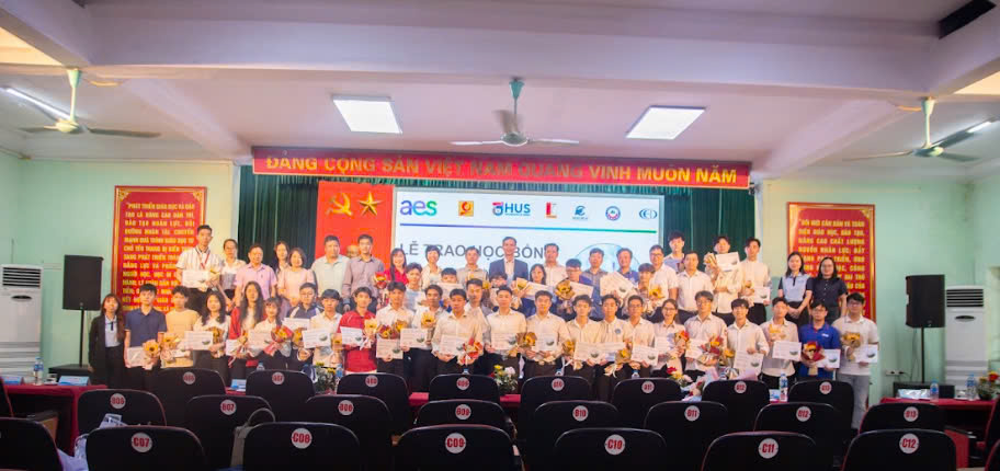 Trao Học Bổng Năng Lượng Tương lai năm học 2024 - 2025