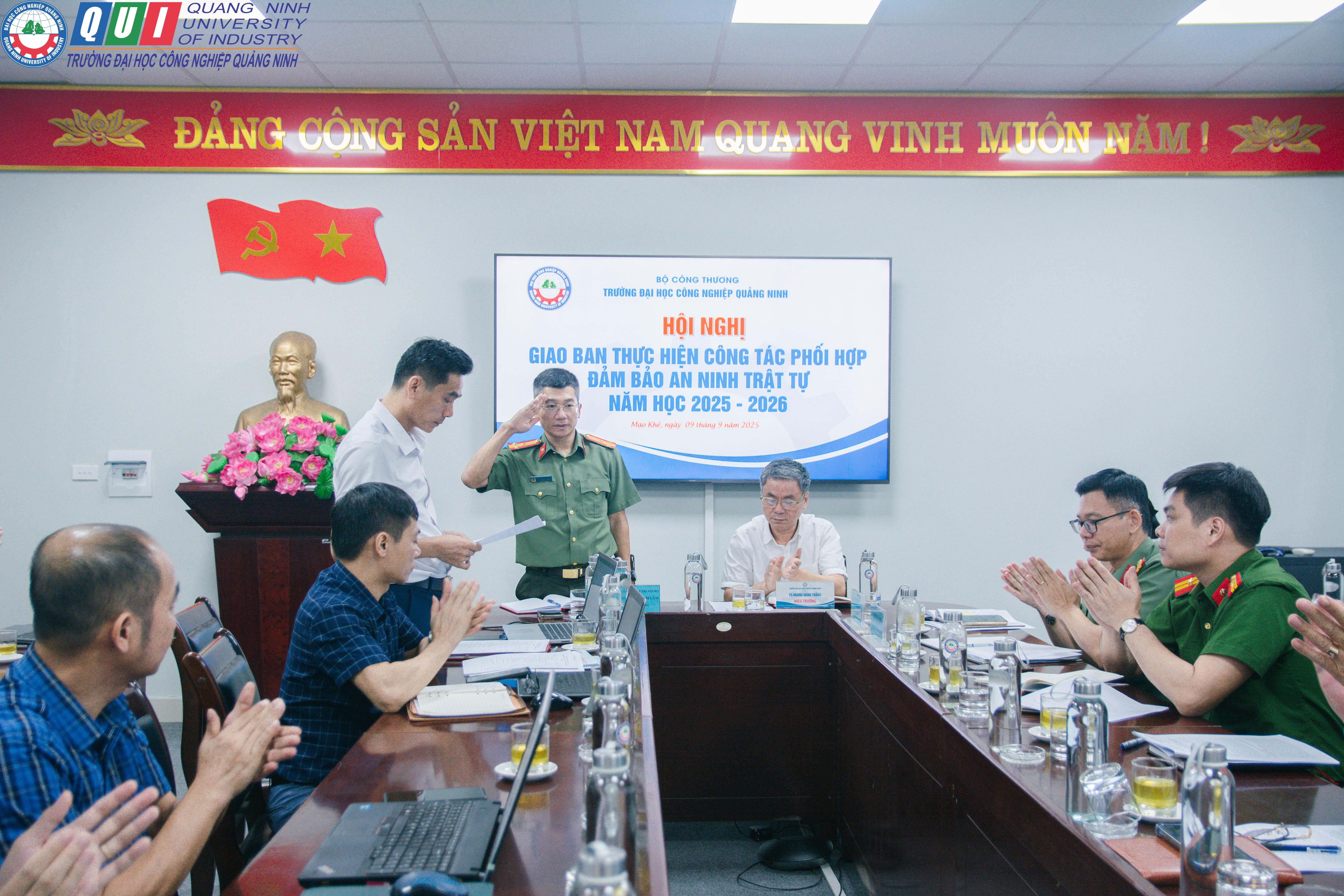 Hội nghị giao ban công tác phối hợp đảm bảo an ninh trật tự năm học 2025 - 2026 tại Trường Đại học Công nghiệp Quảng Ninh