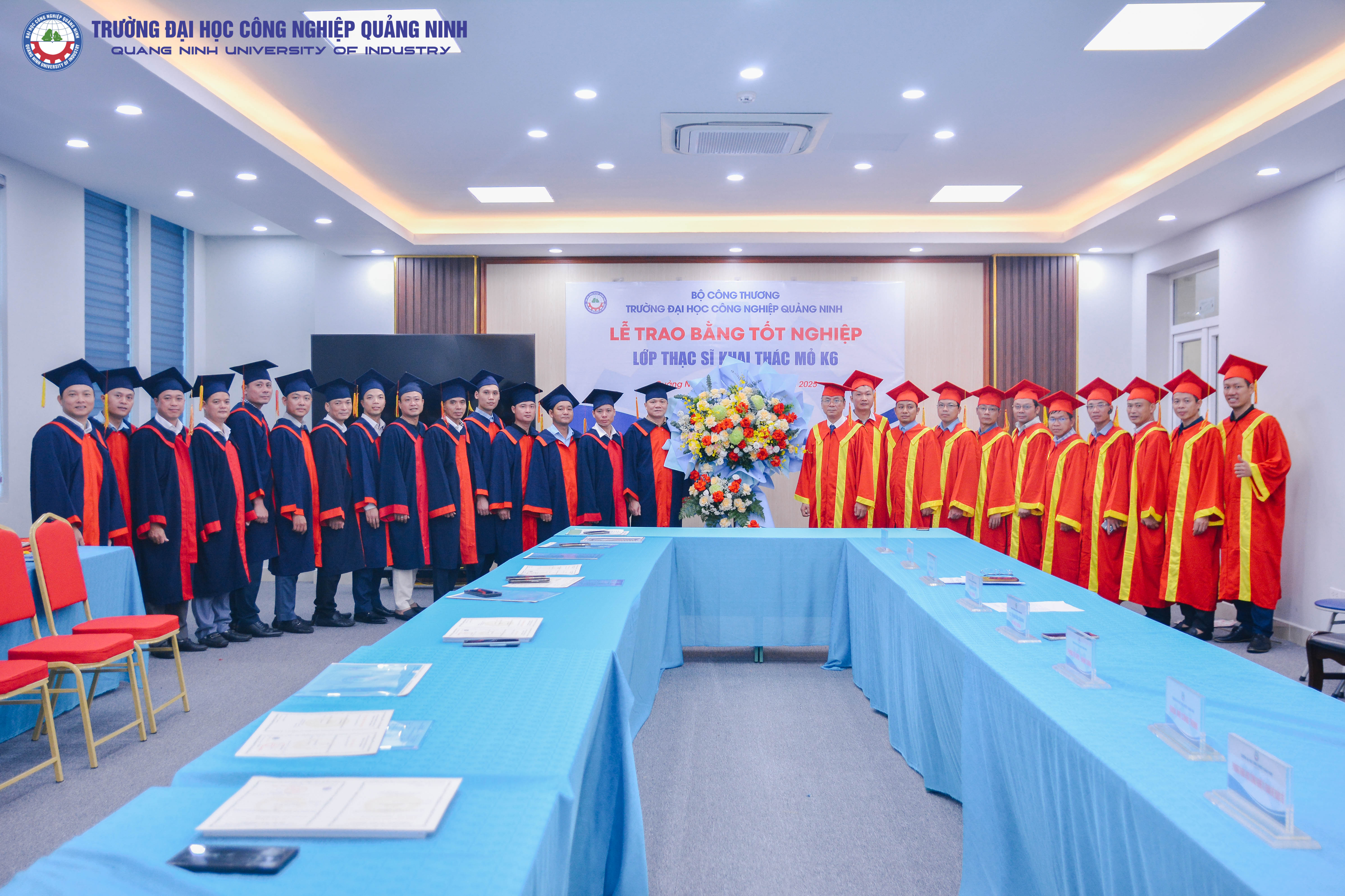 Trường Đại học Công nghiệp Quảng Ninh tổ chức Lễ trao bằng tốt nghiệp lớp Thạc sĩ K6 năm 2025