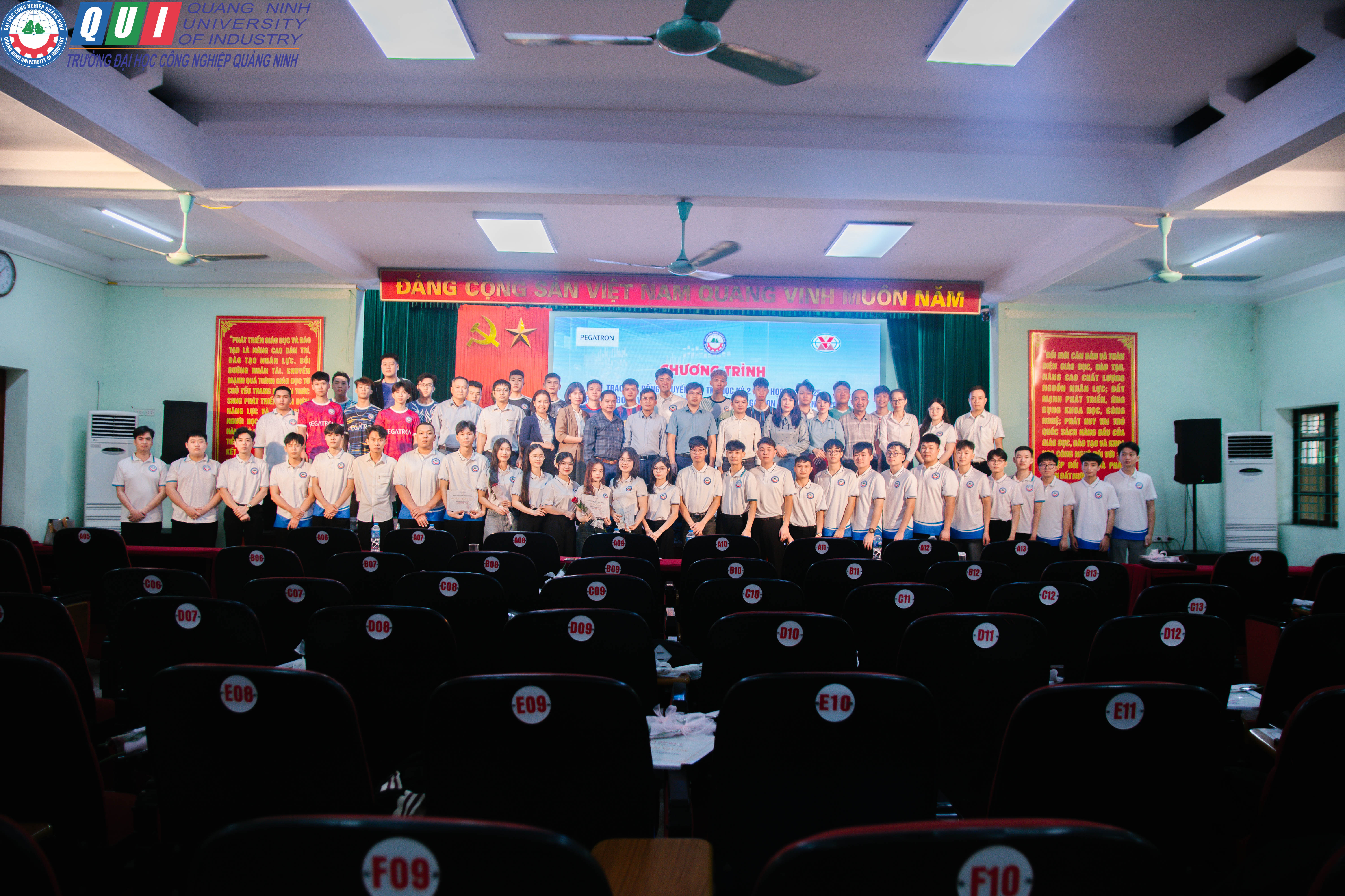 Tập đoàn Công nghiệp Than - Khoáng sản Việt Nam TKV Trao Học Bổng “Khuyến học TKV” kỳ II năm học 2024 -2025 cho Sinh viên Trường Đại học Công nghiệp Quảng Ninh