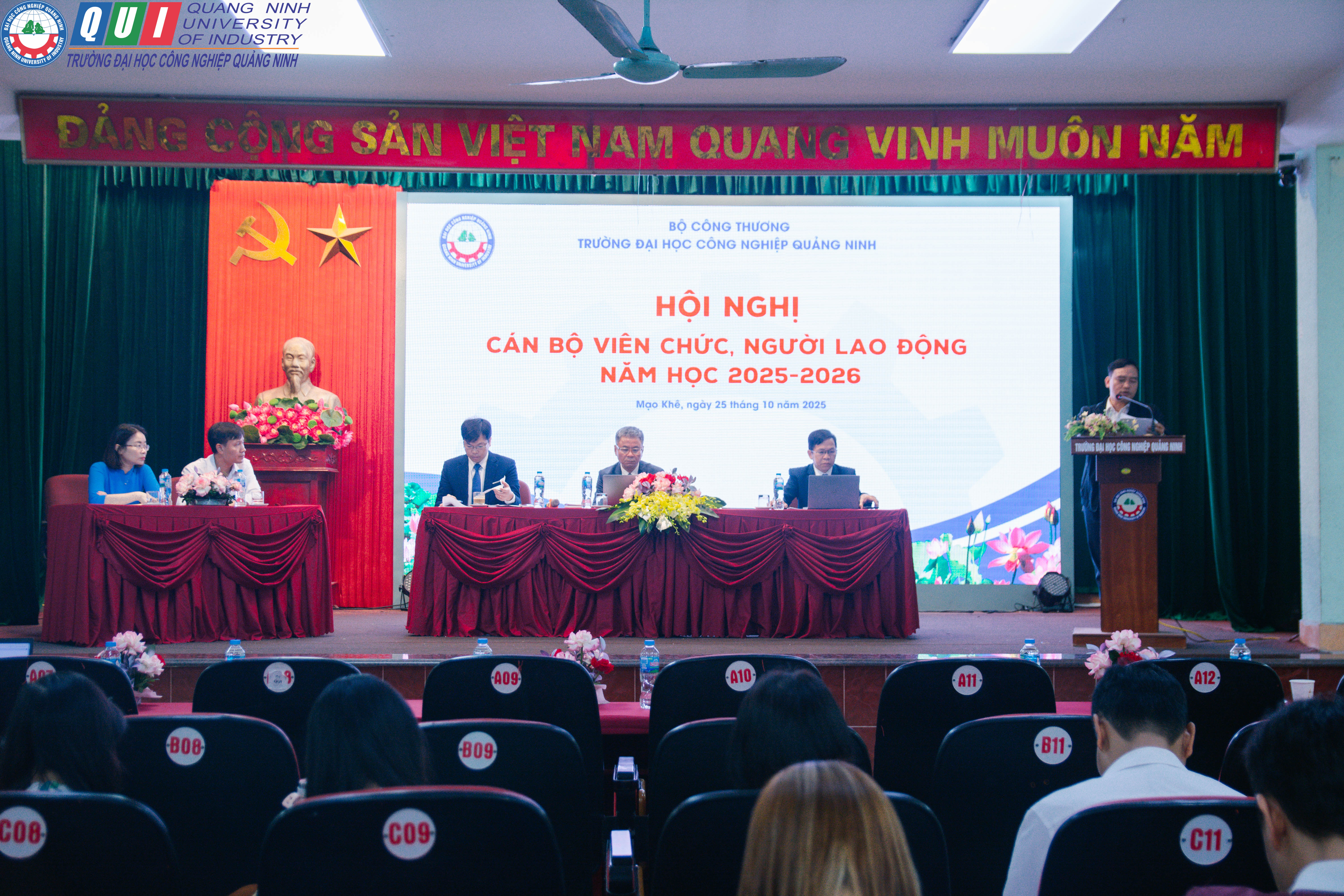 Trường Đại học Công nghiệp Quảng Ninh tổ chức Hội nghị đại biểu cán bộ, viên chức năm học 2025 - 2026