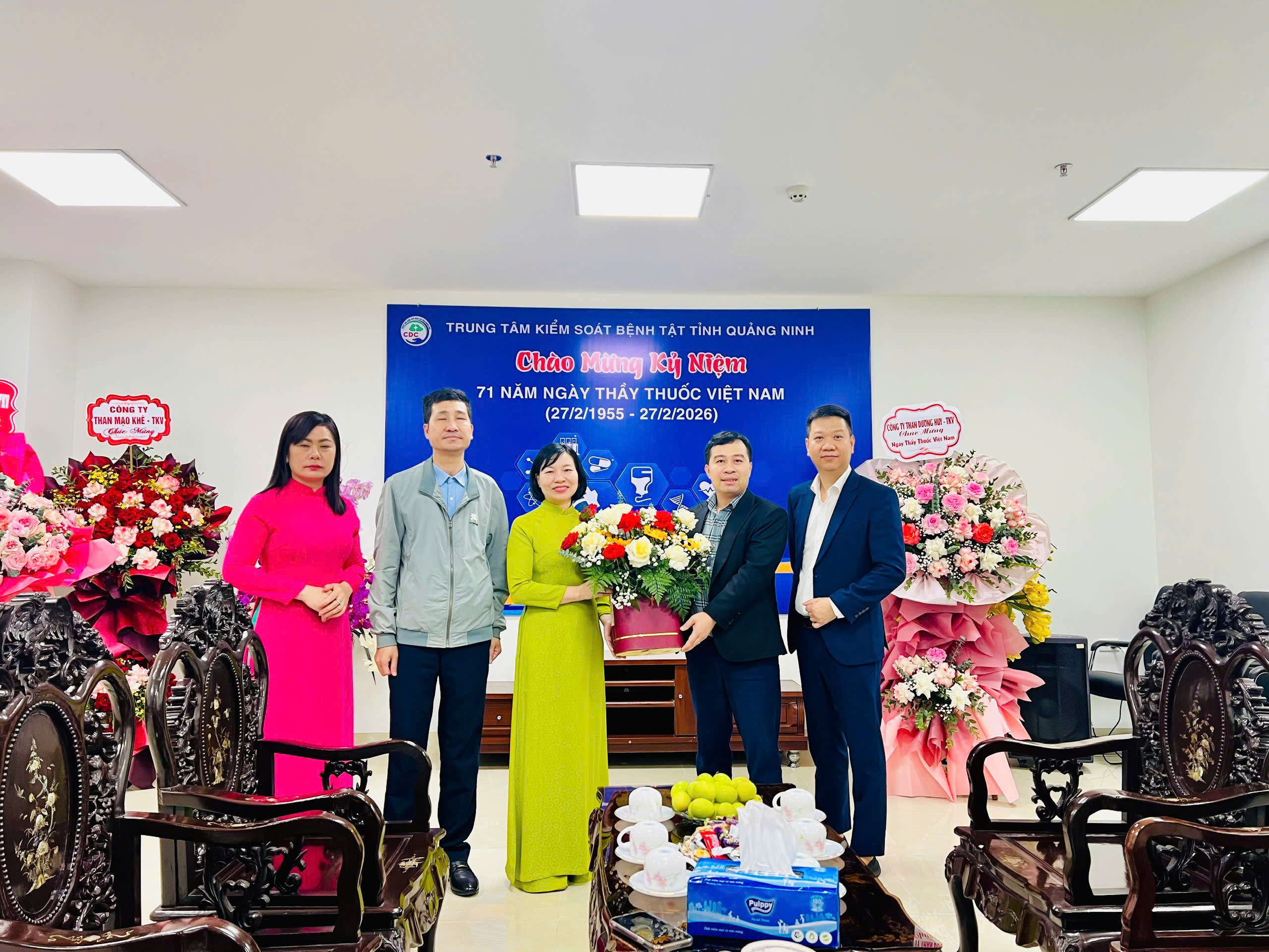 Trường Đại học Công nghiệp Quảng Ninh chúc mừng các đơn vị Y tế nhân ngày Thầy thuốc Việt Nam