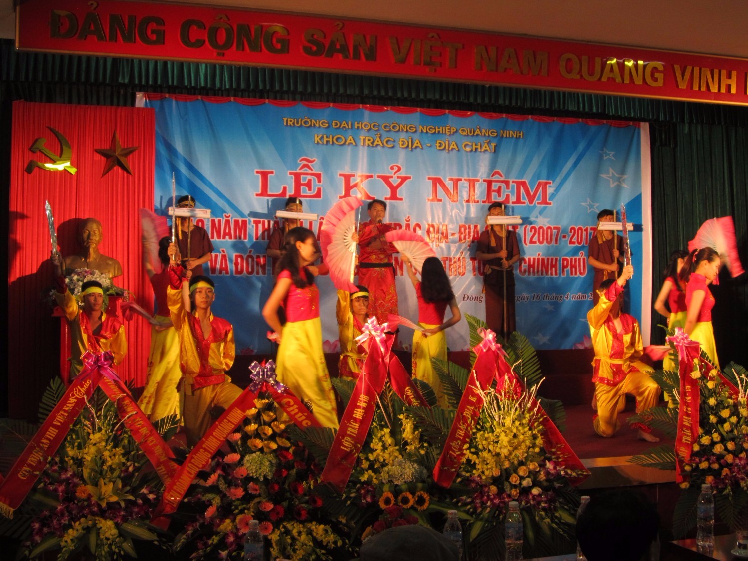 Lễ kỷ niệm 10 năm thành lập khoa Trắc Địa - Địa Chất