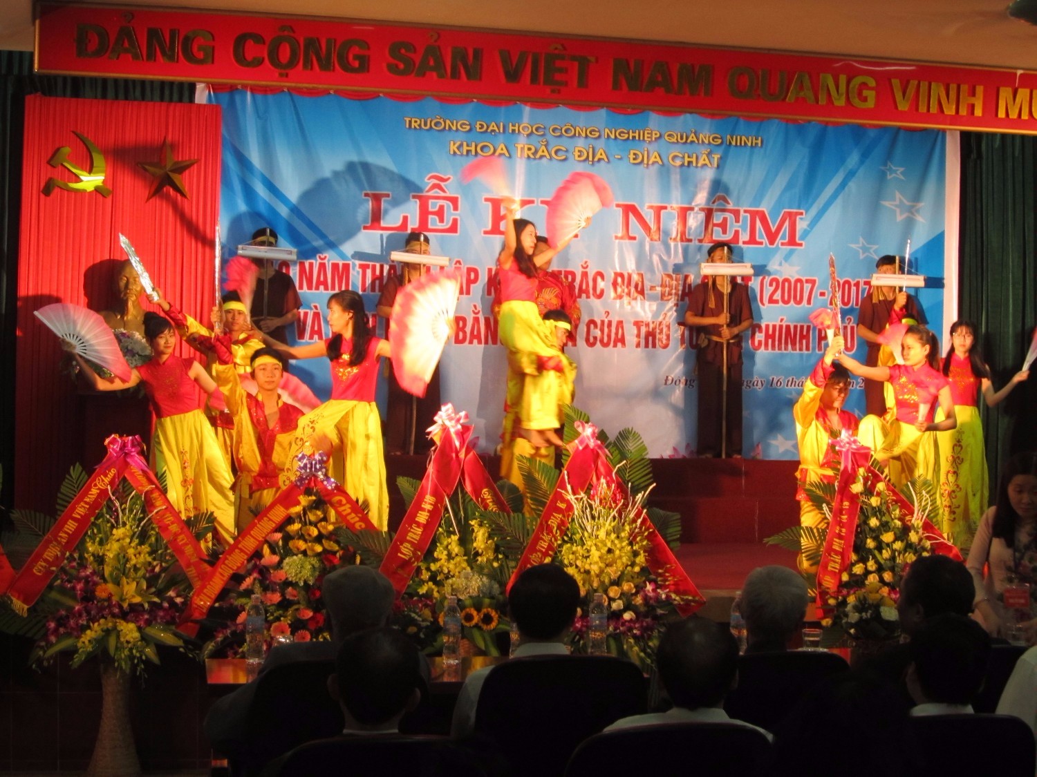 Lễ kỷ niệm 10 năm thành lập khoa Trắc Địa - Địa Chất