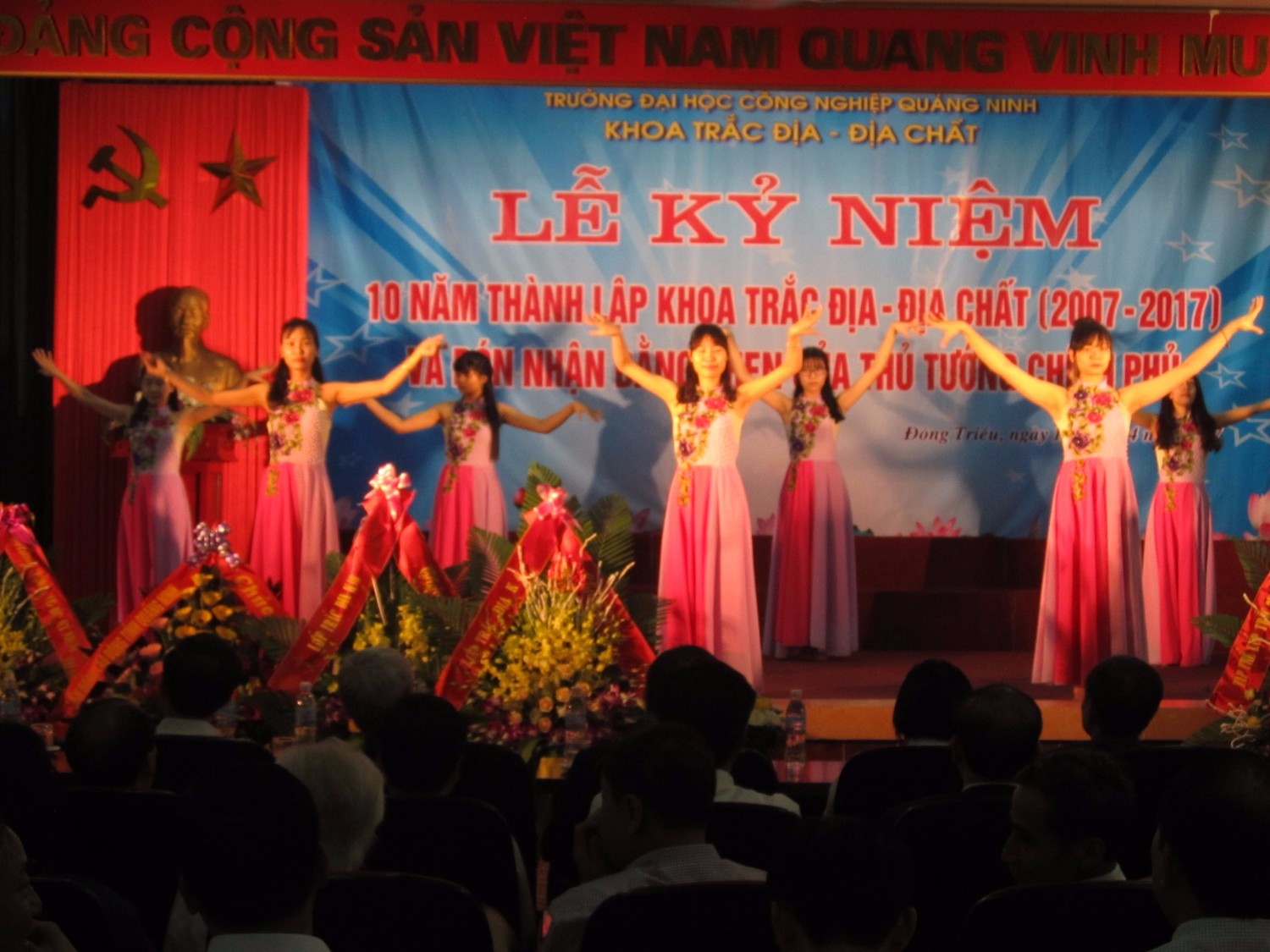 Lễ kỷ niệm 10 năm thành lập khoa Trắc Địa - Địa Chất
