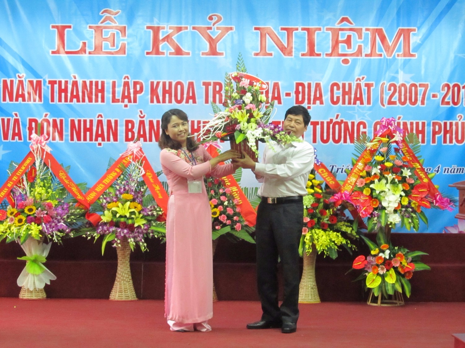 Lễ kỷ niệm 10 năm thành lập khoa Trắc Địa - Địa Chất