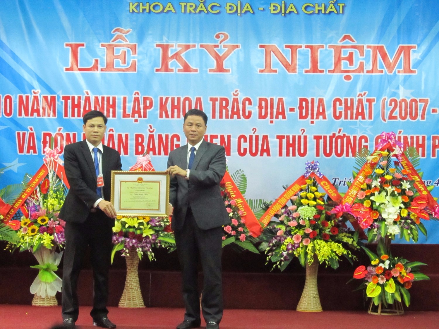 Lễ kỷ niệm 10 năm thành lập khoa Trắc Địa - Địa Chất