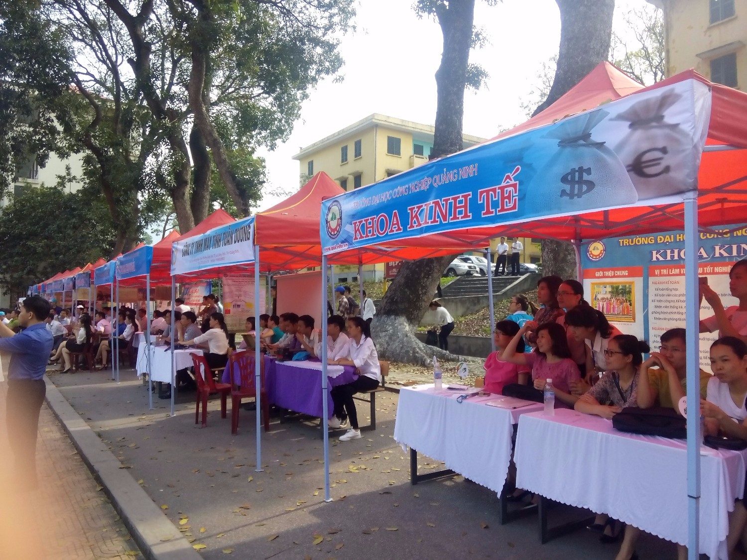 Ngày hội việc làm và kết nối Doanh Nghiệp 2017