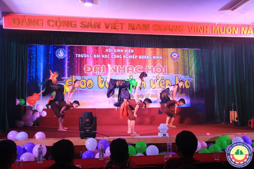 Nhạc hội chào sinh viên khóa mới K10