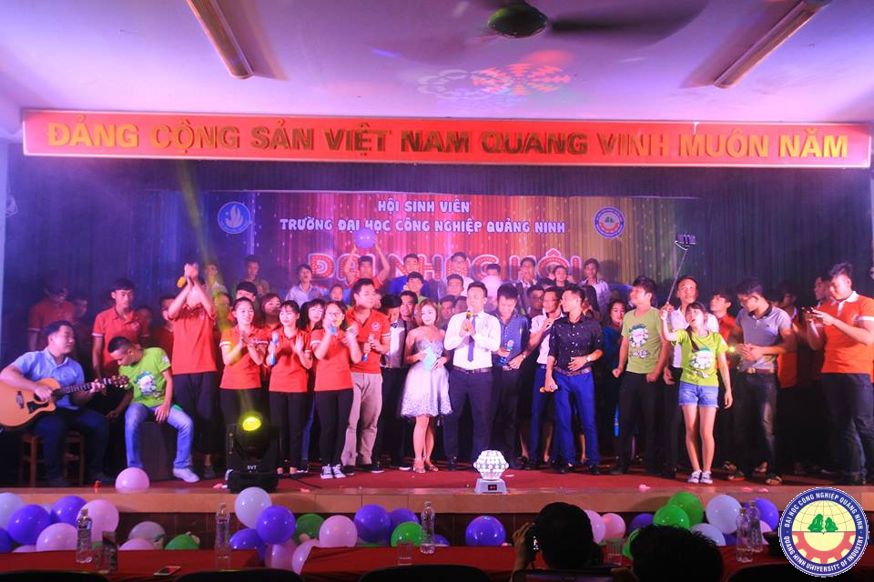 Nhạc hội chào sinh viên khóa mới K10
