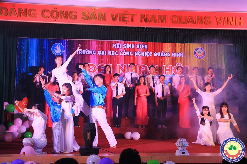 Nhạc hội chào sinh viên khóa mới K10