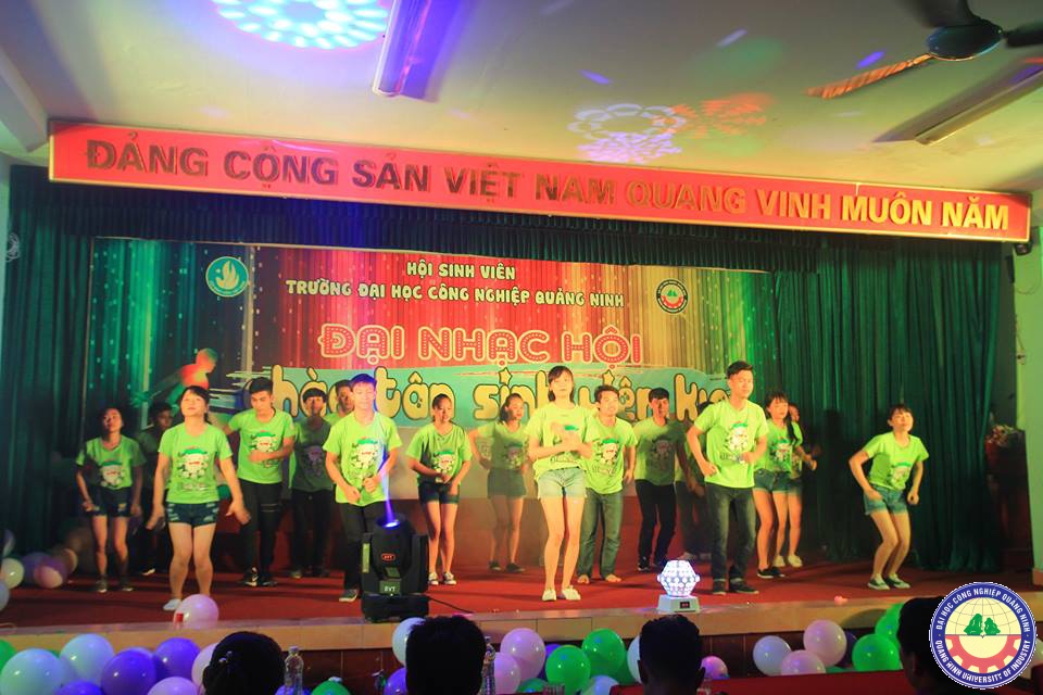 Nhạc hội chào sinh viên khóa mới K10