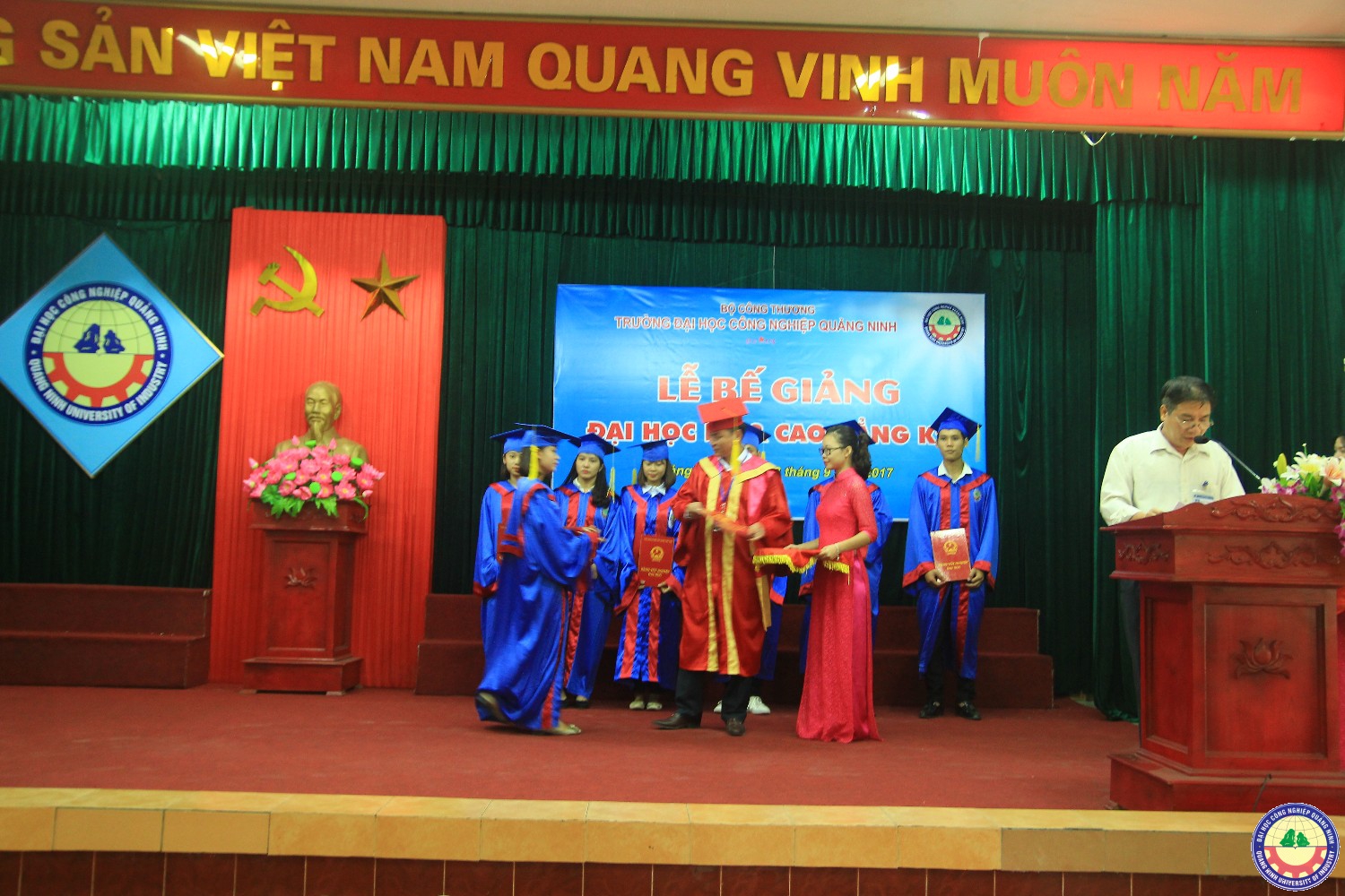 Lễ bế giảng và trao bằng tốt nghiệp K6