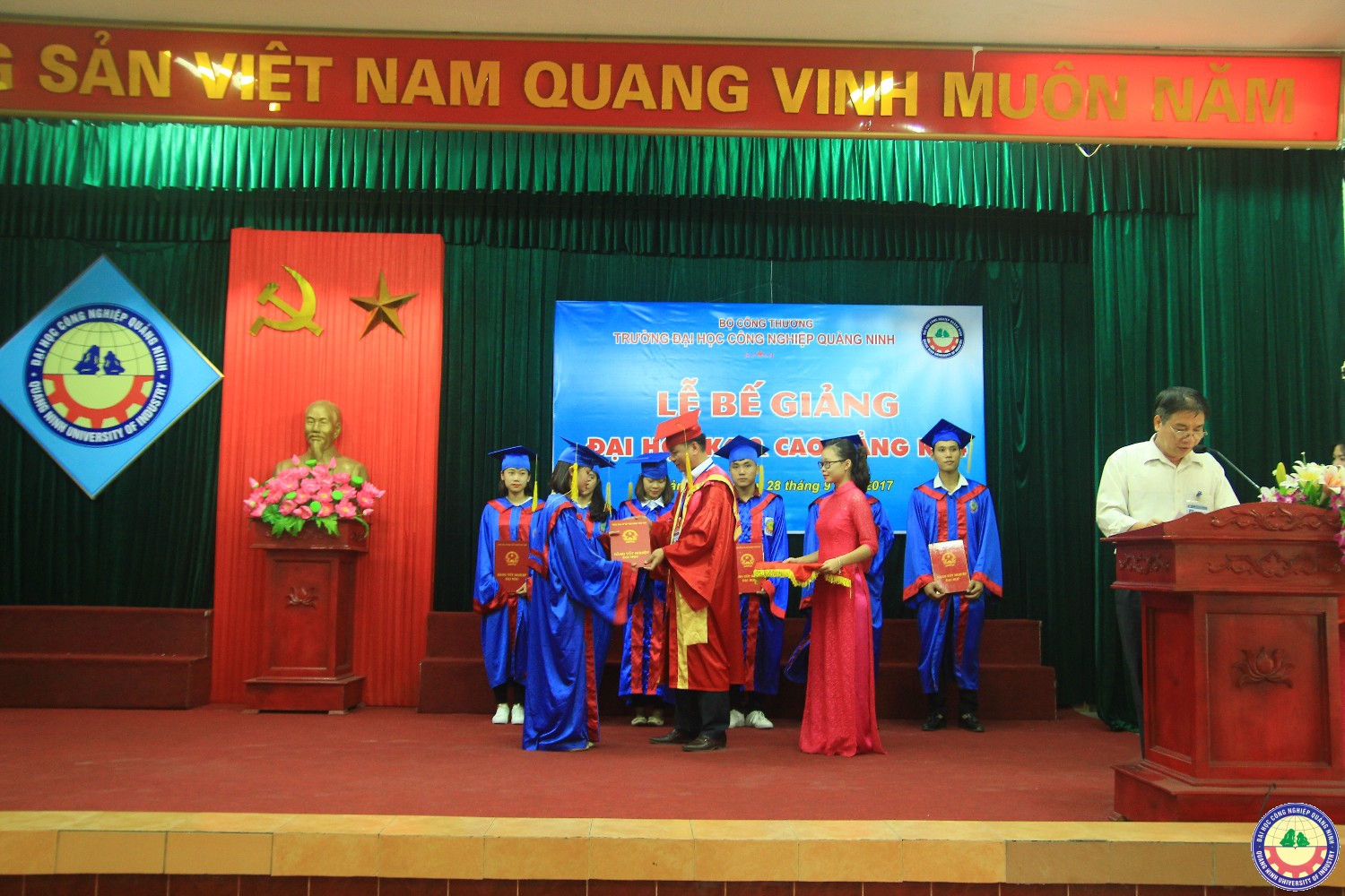 Lễ bế giảng và trao bằng tốt nghiệp K6