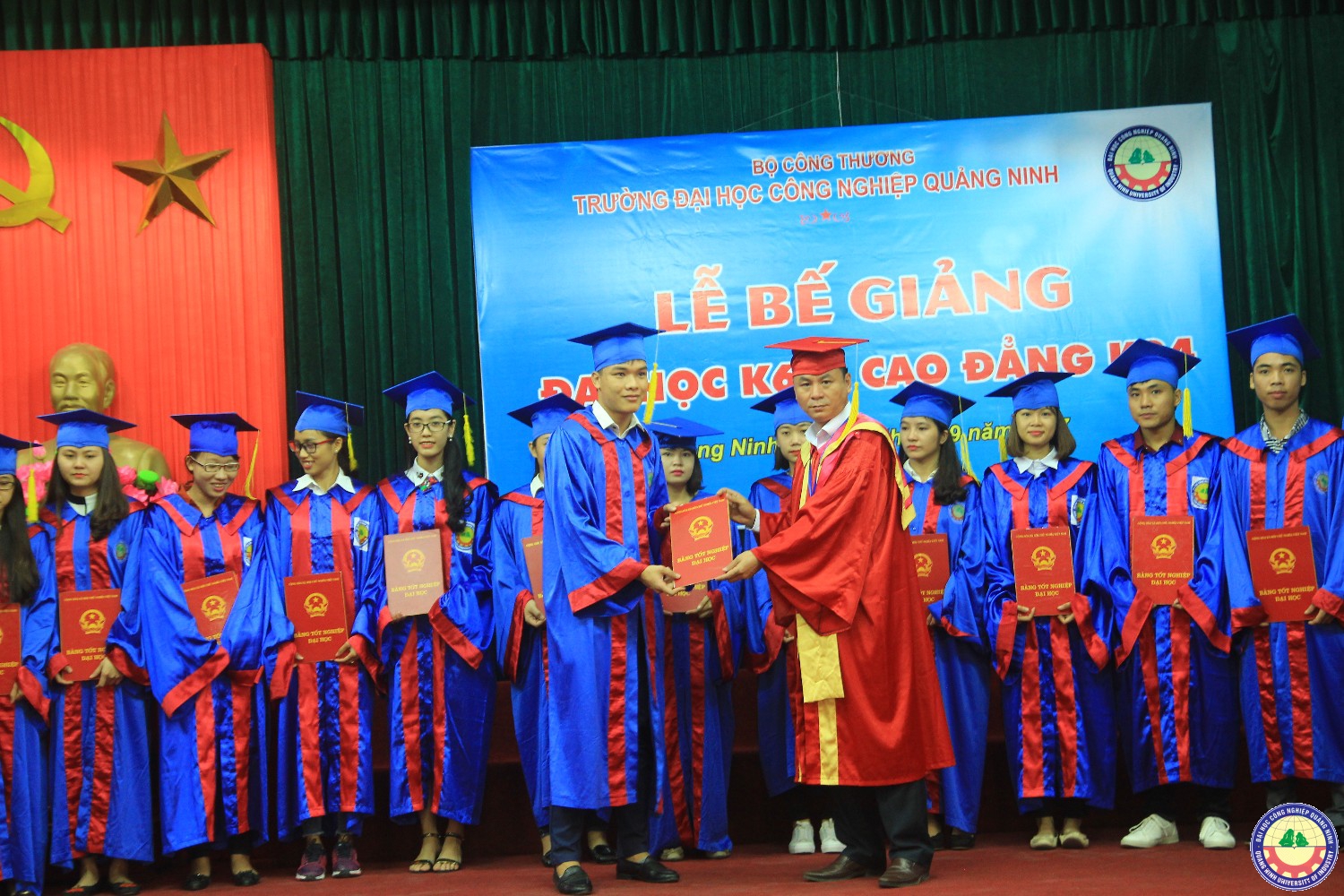 Lễ bế giảng và trao bằng tốt nghiệp K6