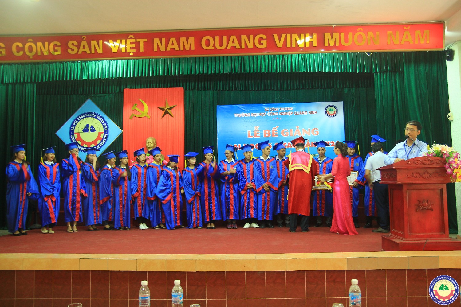 Lễ bế giảng và trao bằng tốt nghiệp K6