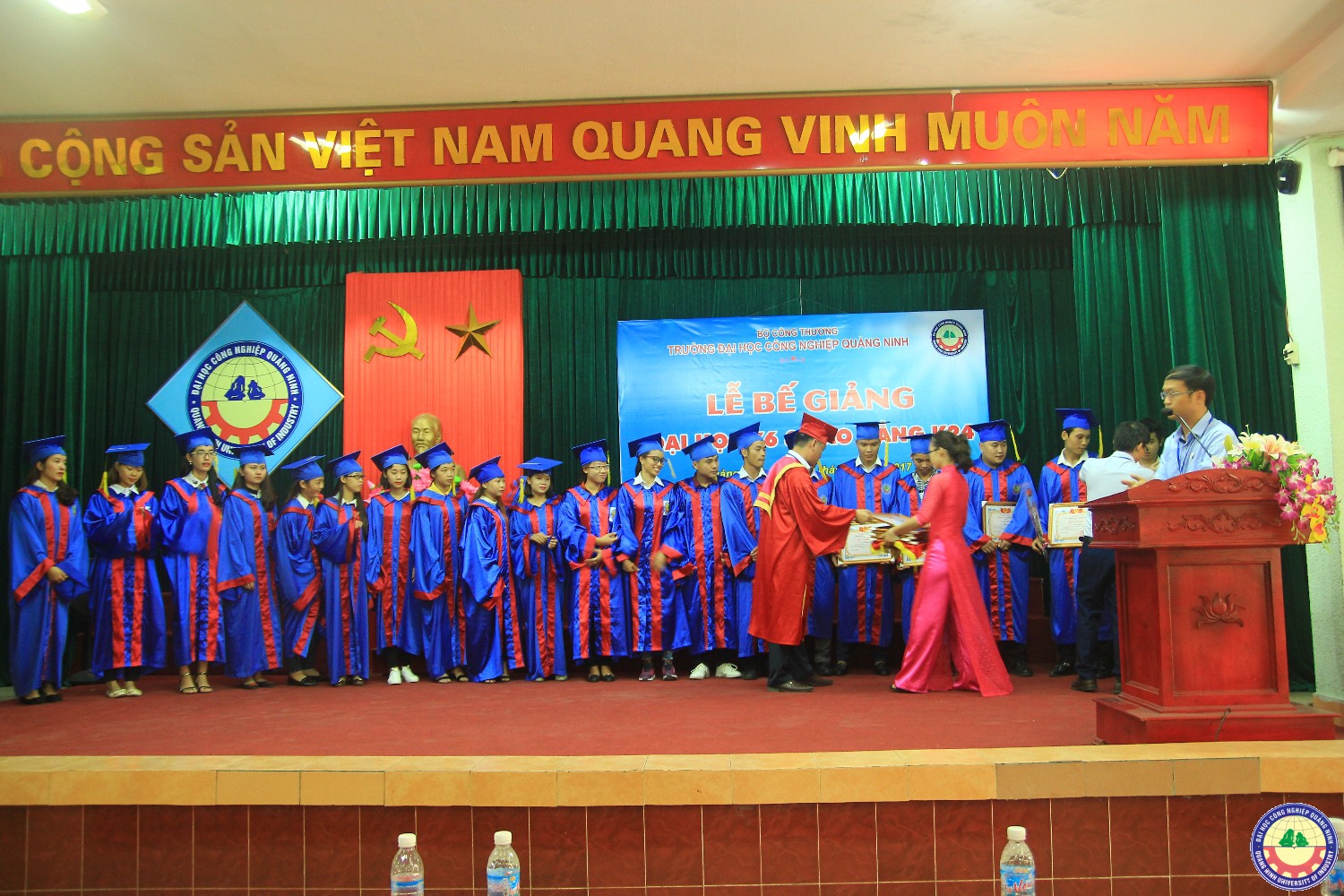 Lễ bế giảng và trao bằng tốt nghiệp K6