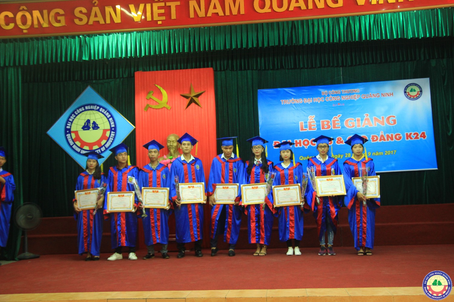 Lễ bế giảng và trao bằng tốt nghiệp K6