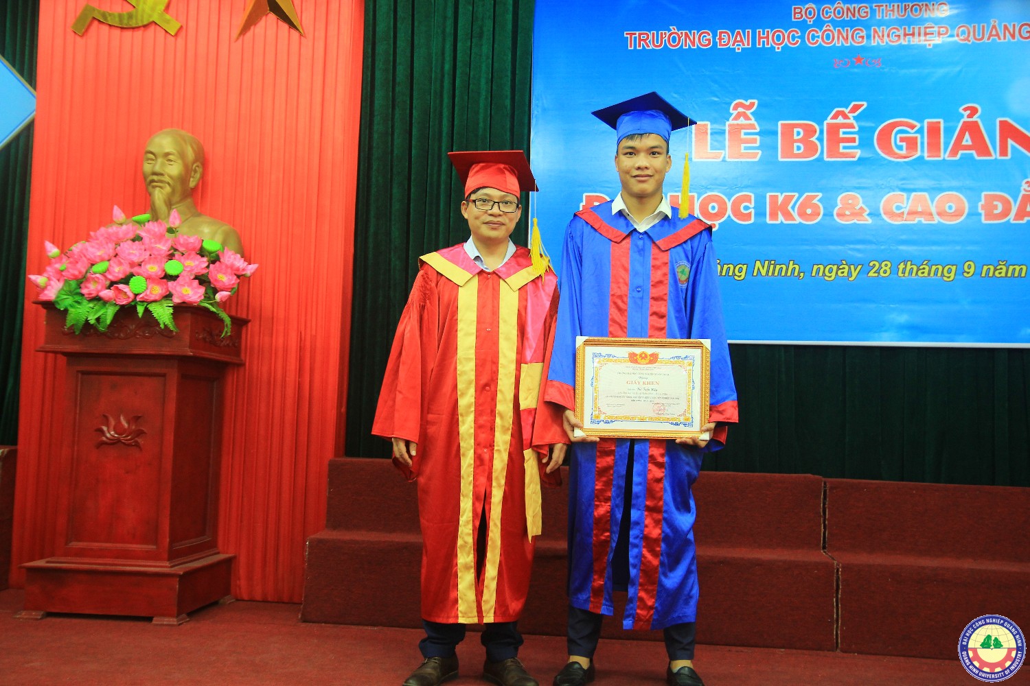Lễ bế giảng và trao bằng tốt nghiệp K6