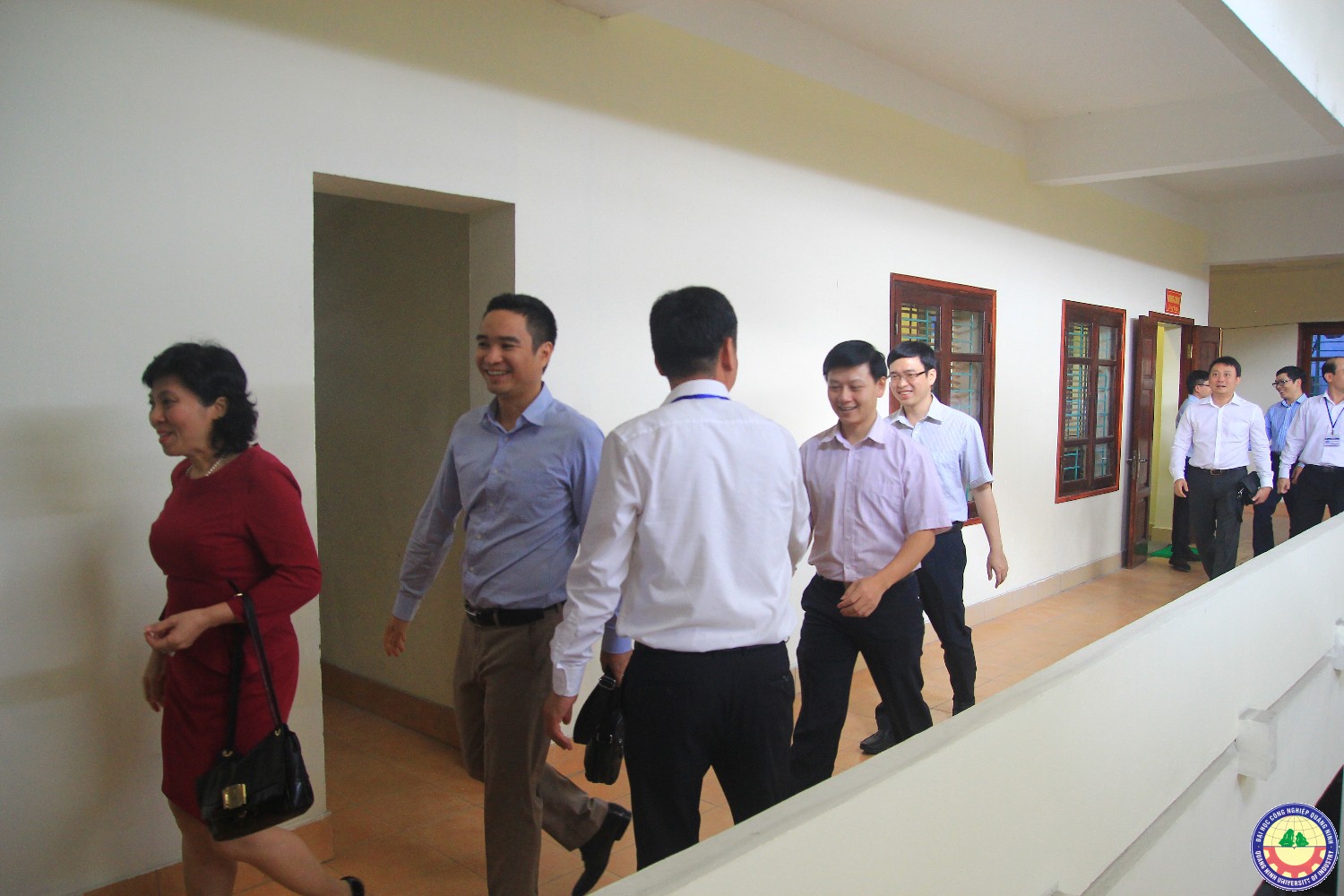 Công đoàn bộ Công thương và các đơn vị chúc mừng nhà trường 20-11