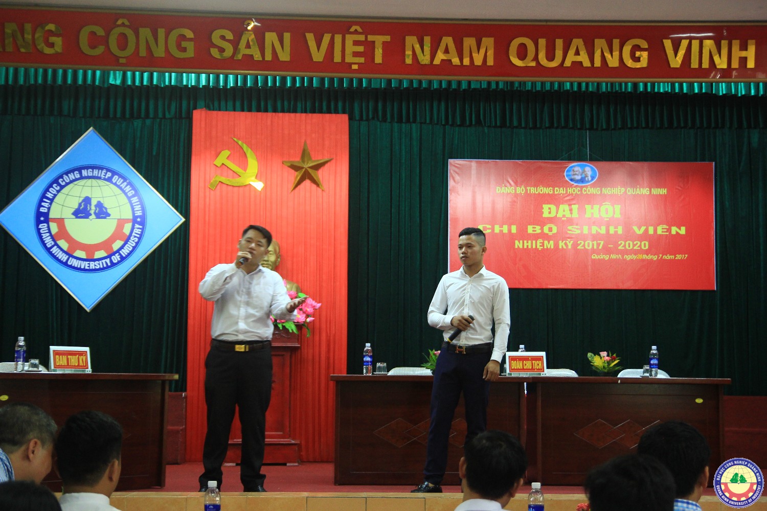 Đại hội chi bộ sinh viên